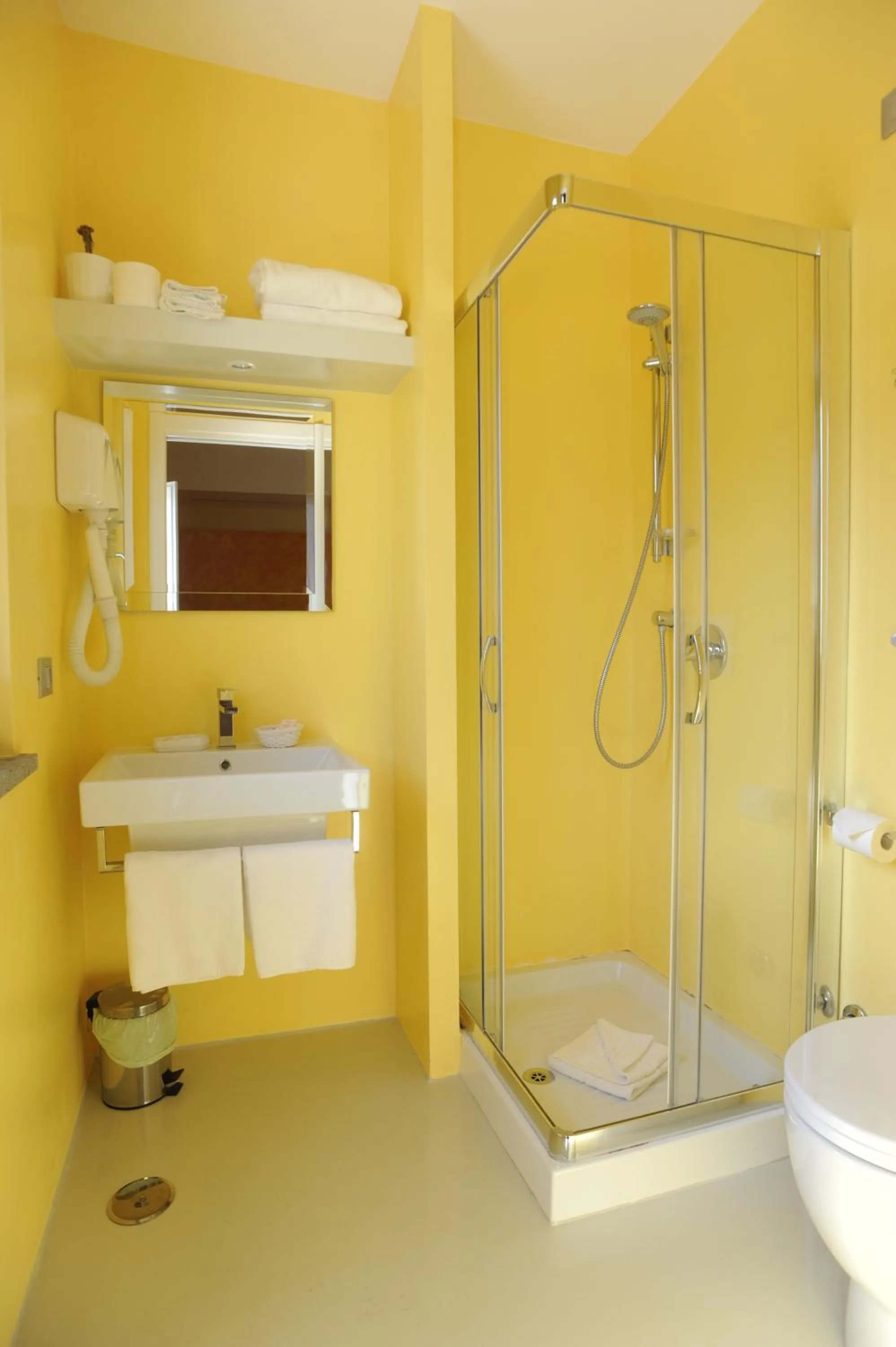 Bathroom in Affittacamere Stazione Valmontone