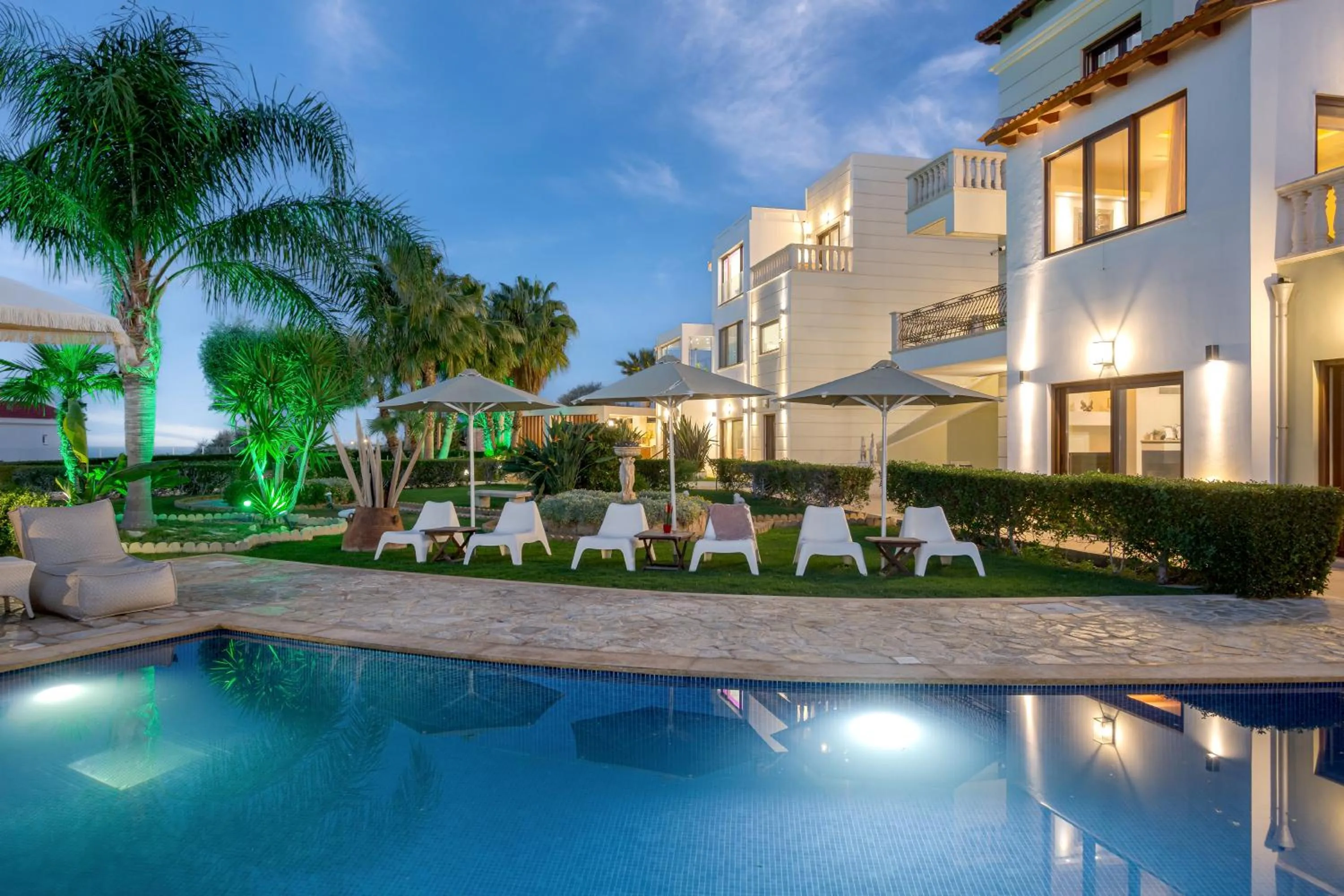Azzuro Villa with private pool by Estia