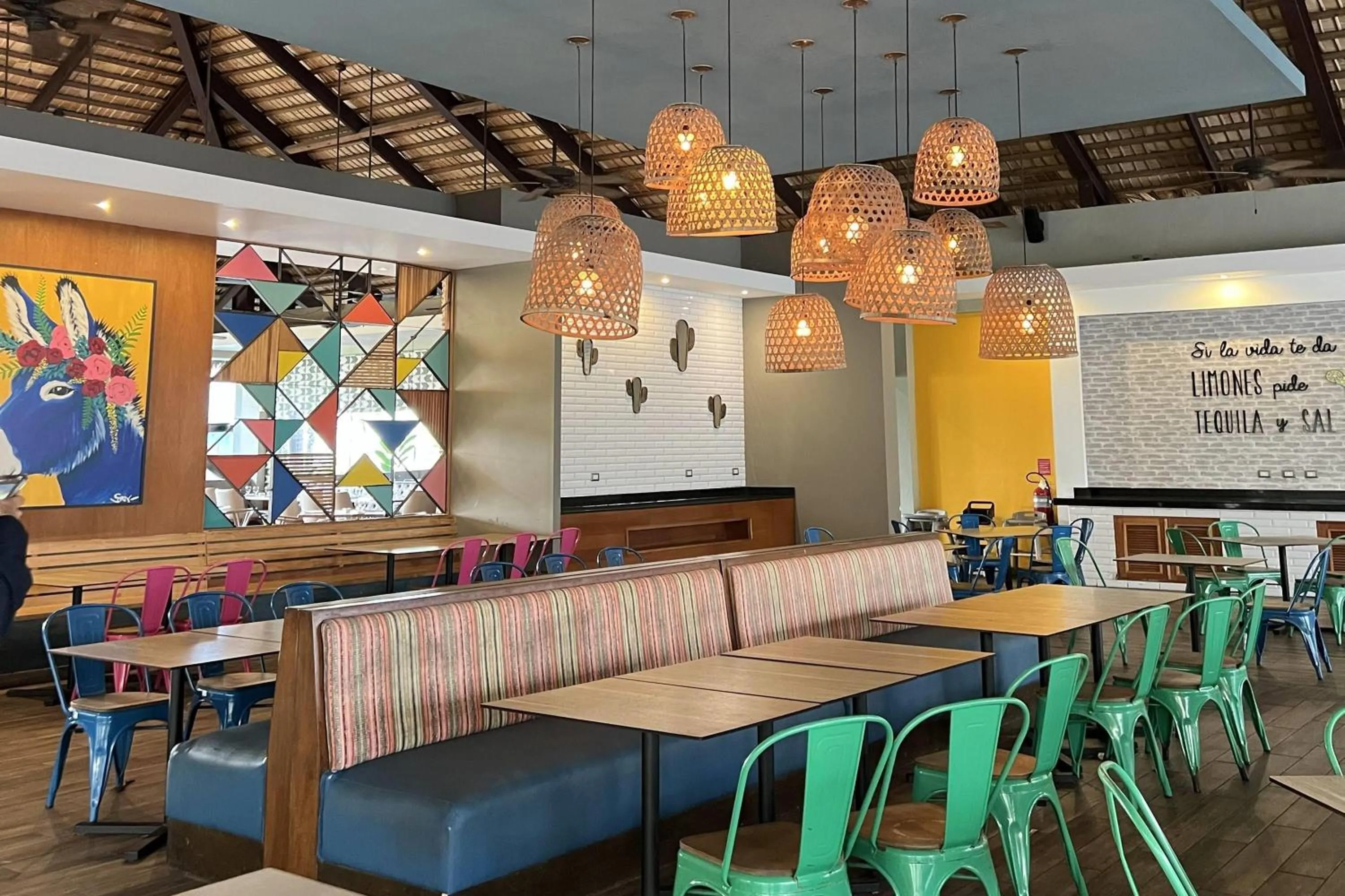 Lounge or bar in Casa Marina Sosua, Trademark by Wyndham All Inclusive