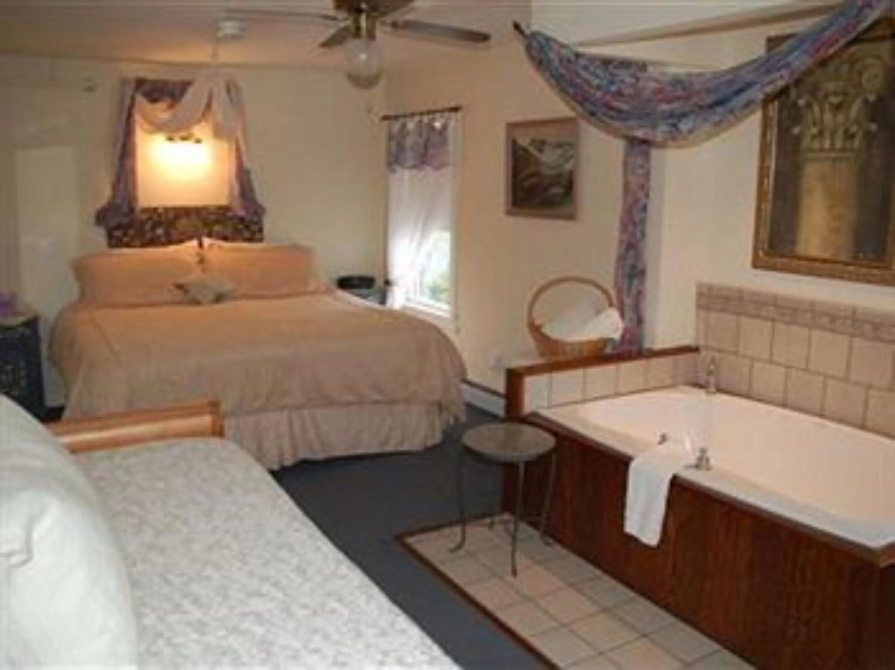 Bedroom, Bed in Artful Lodger