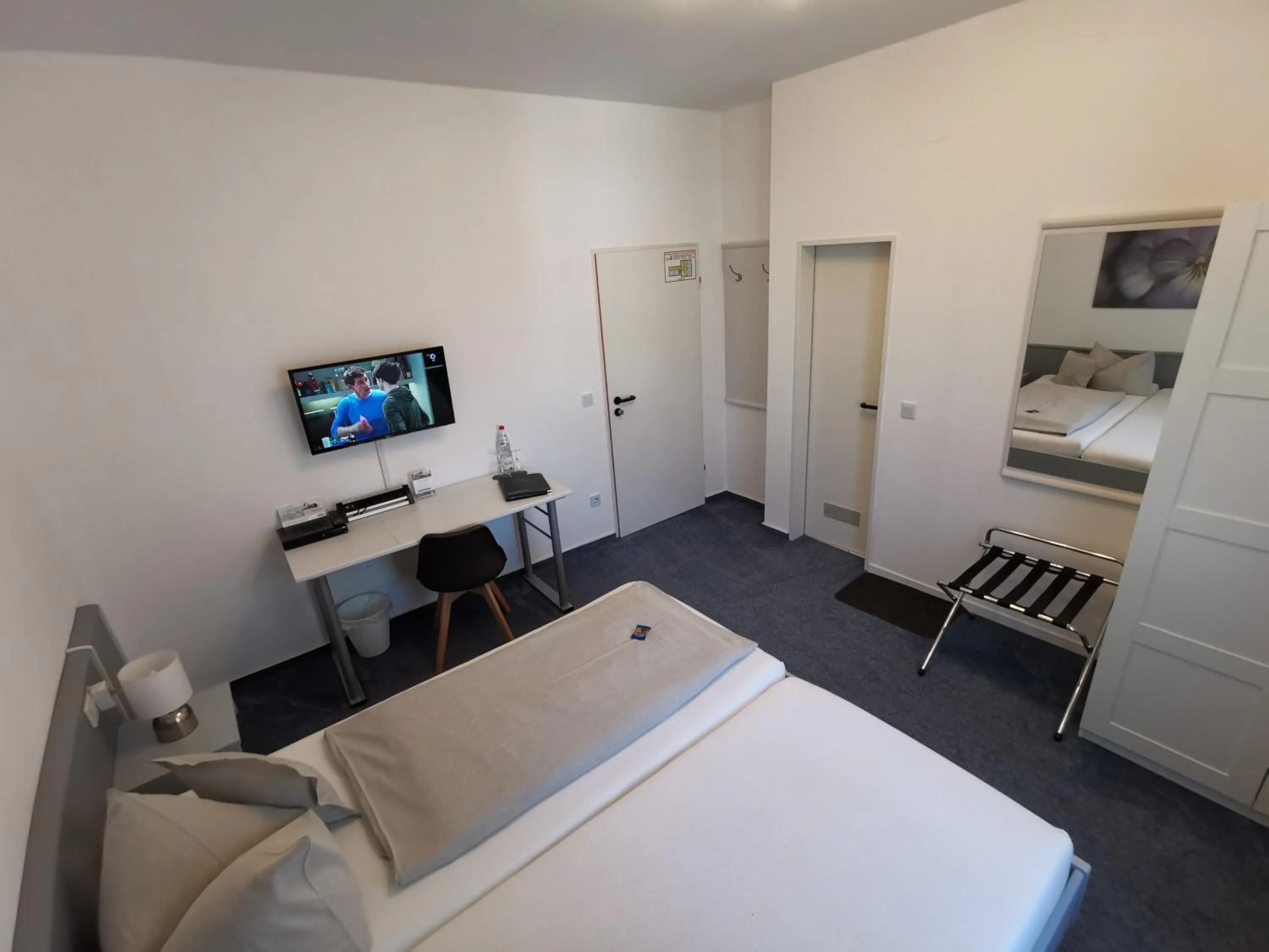 TV and multimedia, Bed in City Hotel Franziska