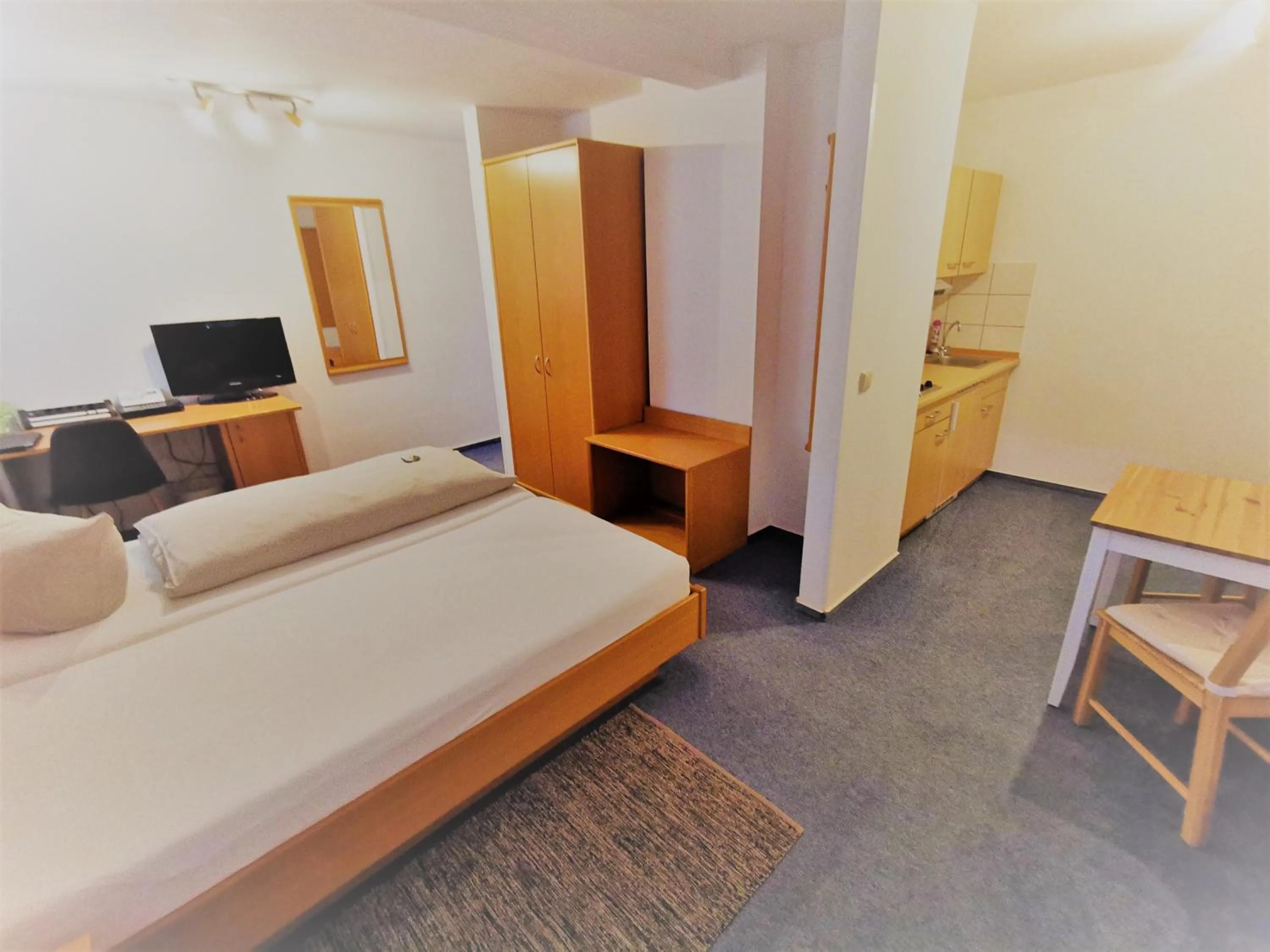 Photo of the whole room, Bed in City Hotel Franziska