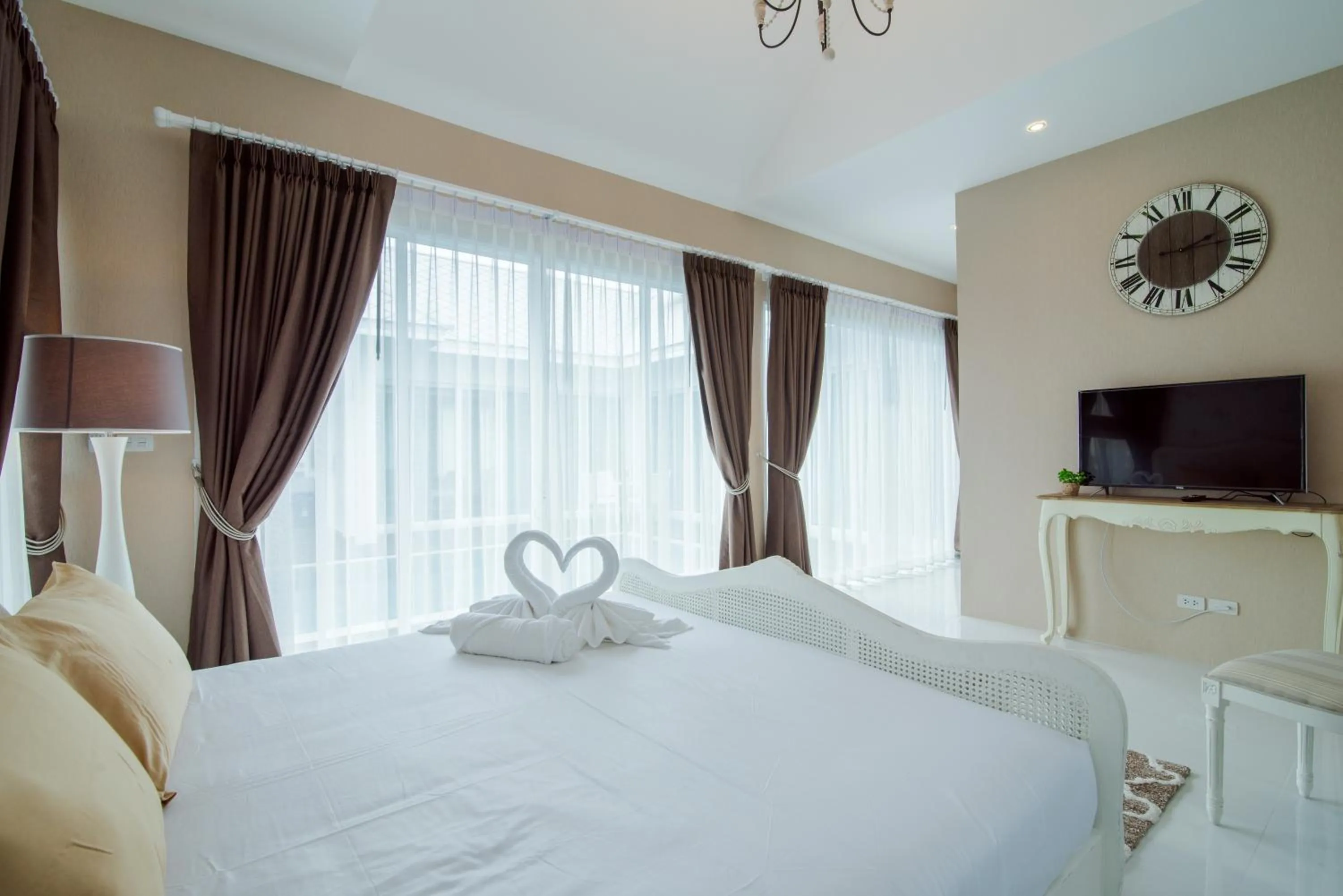 Bedroom, TV/Entertainment Center in Wan Arun Houses