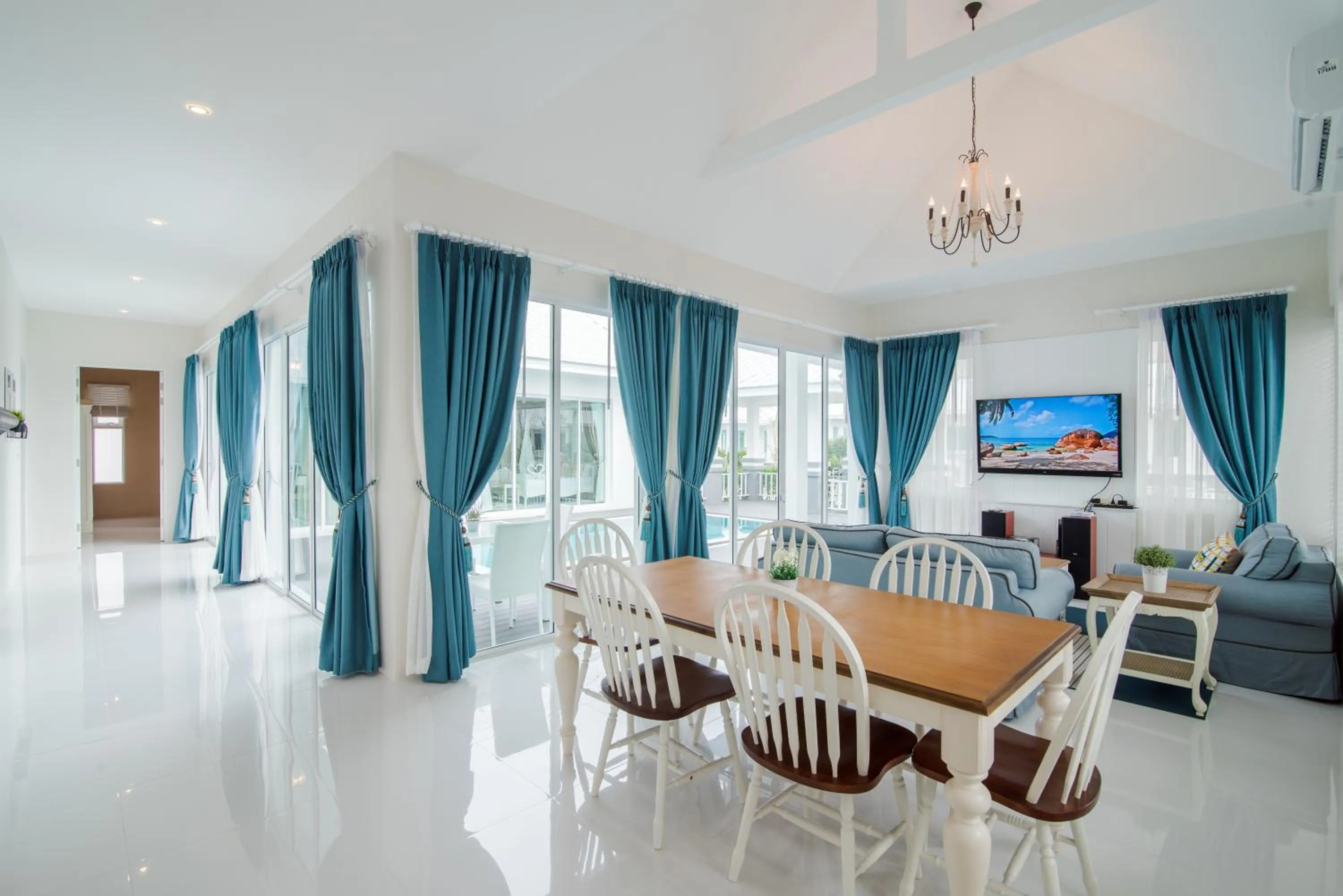 Property building, Restaurant/Places to Eat in Wan Arun Houses