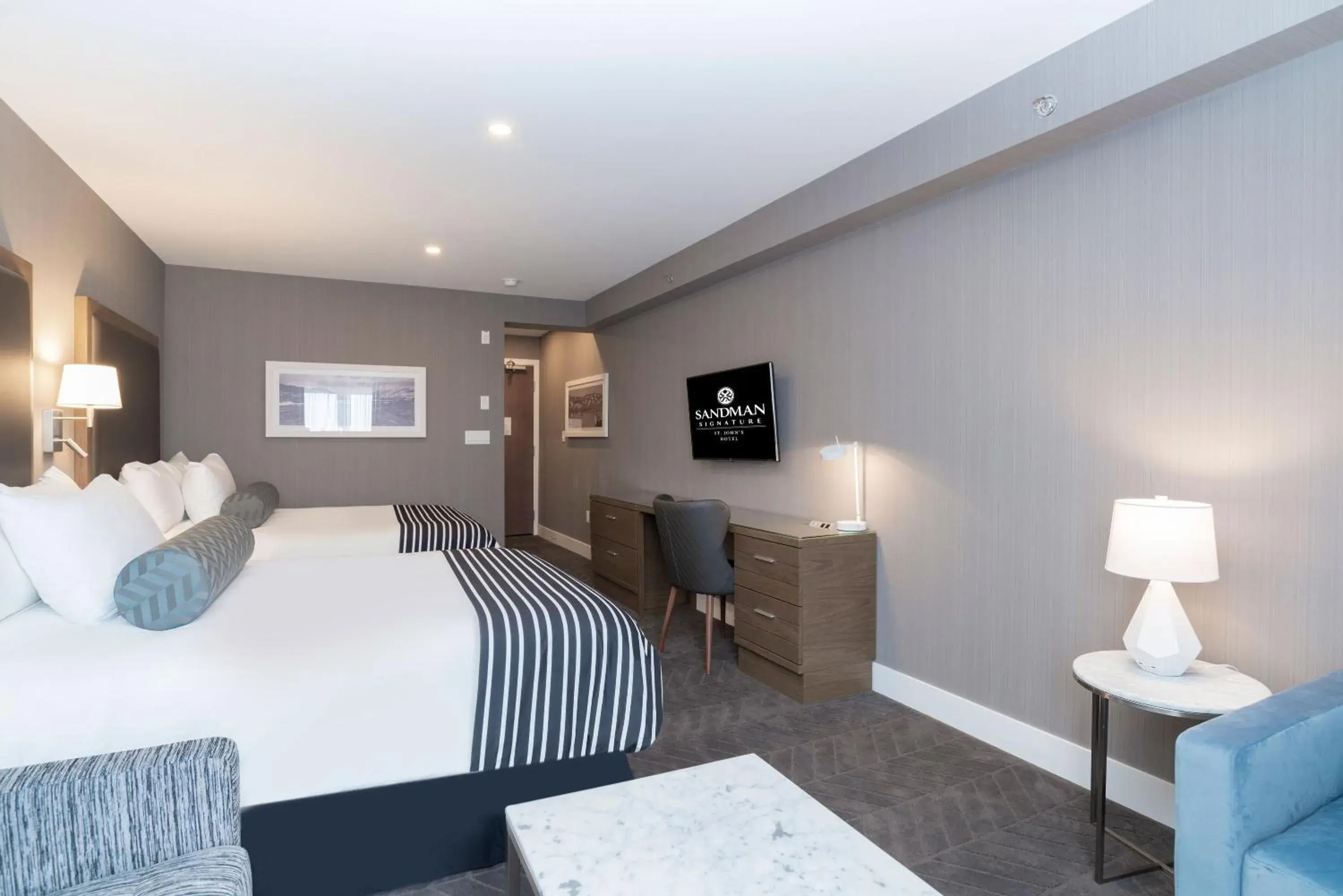 Photo of the whole room, Bed in Sandman Signature St. John's Hotel Photo of the whole room, Bed in Sandman Signature St. John's Hotel