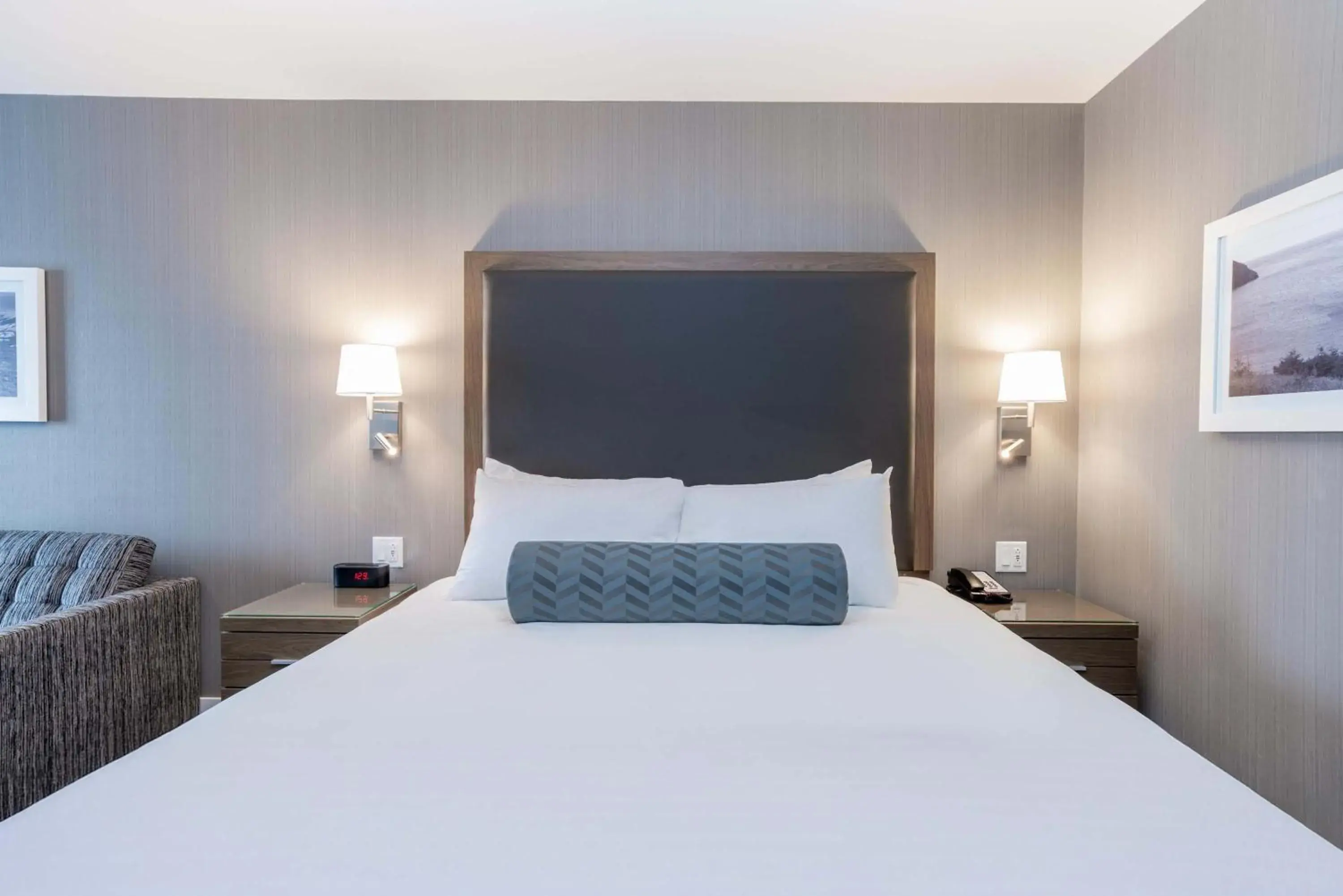 Photo of the whole room, Bed in Sandman Signature St. John's Hotel Photo of the whole room, Bed in Sandman Signature St. John's Hotel