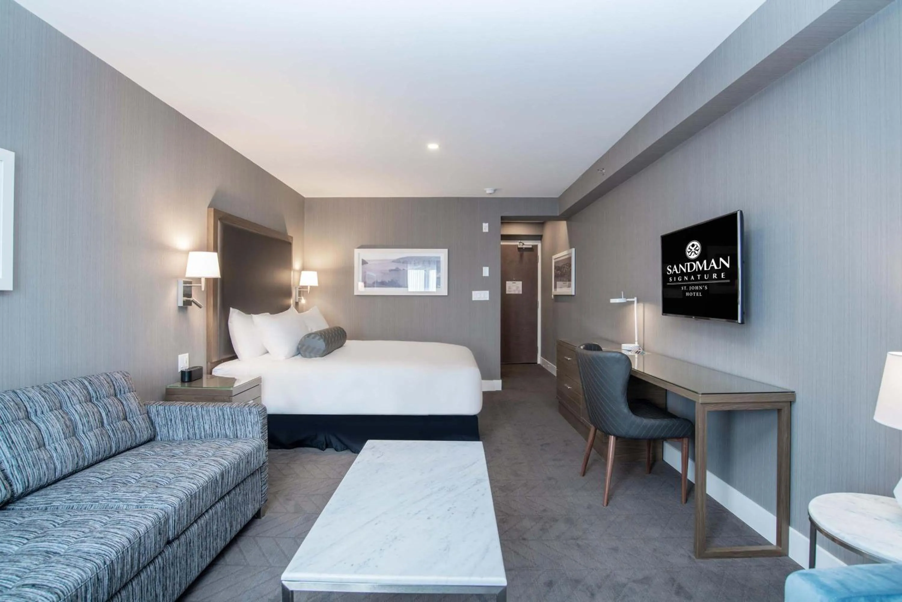 Photo of the whole room, Bed in Sandman Signature St. John's Hotel