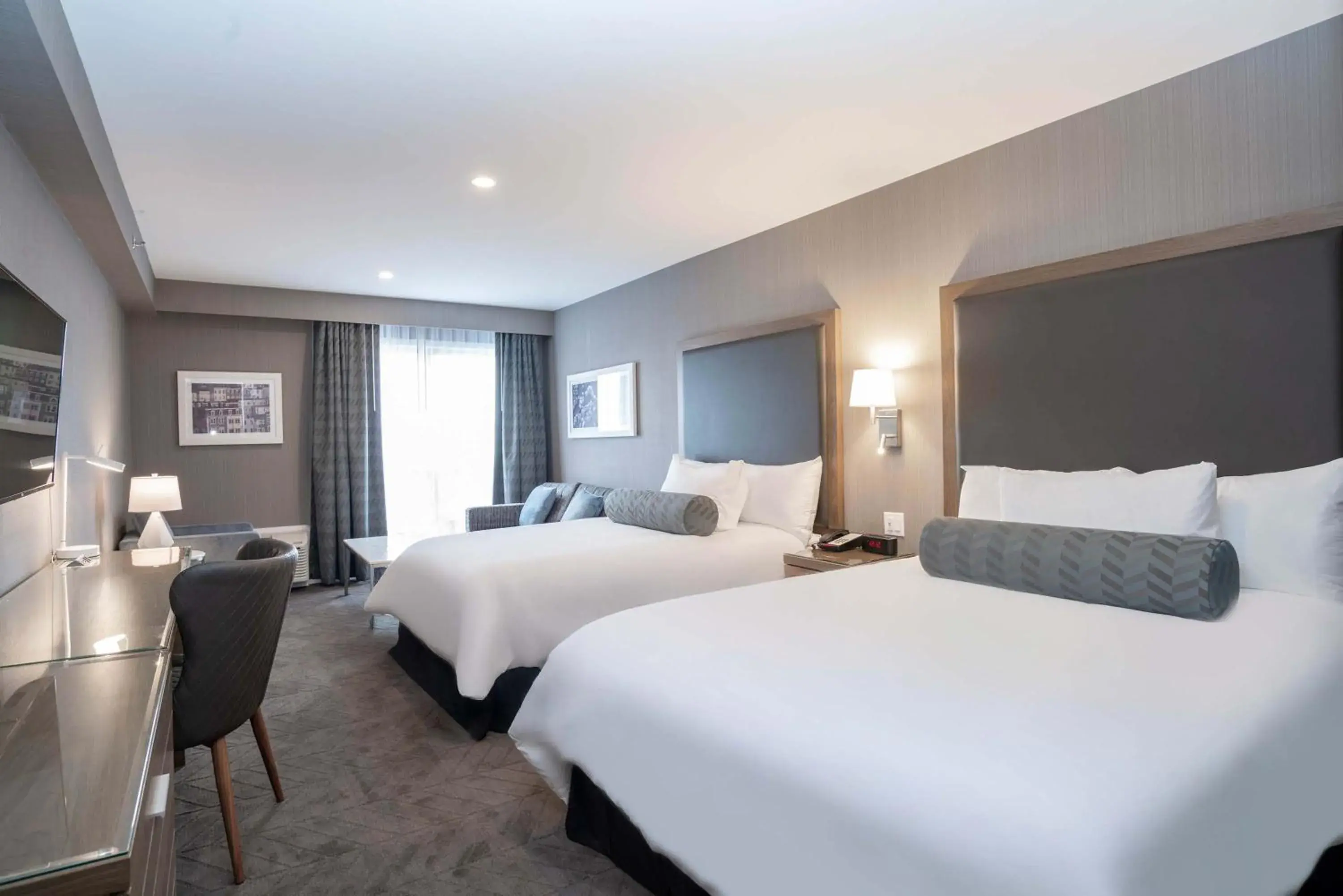 Photo of the whole room, Bed in Sandman Signature St. John's Hotel Photo of the whole room, Bed in Sandman Signature St. John's Hotel