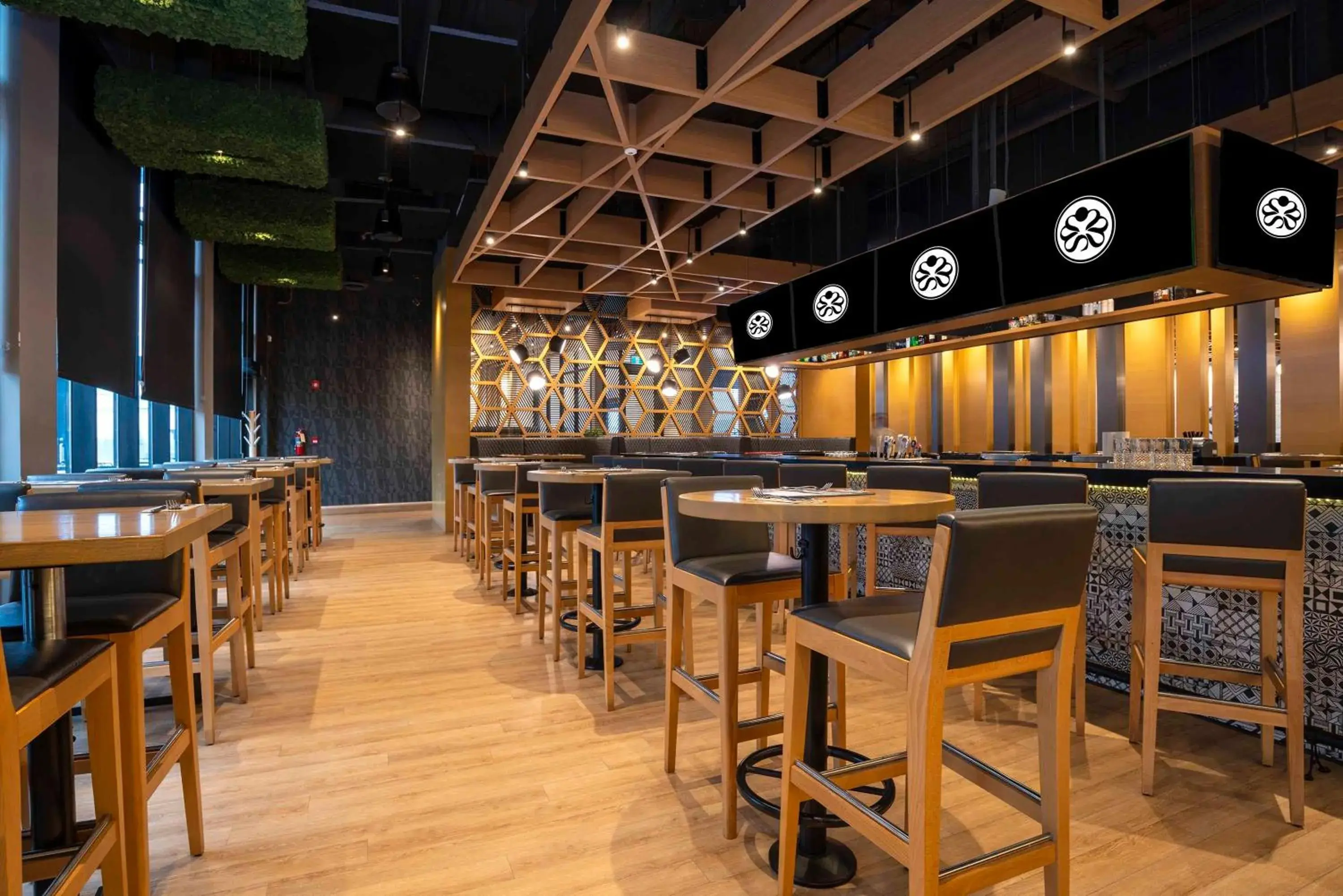 Lounge or bar in Sandman Signature St. John's Hotel Lounge or bar in Sandman Signature St. John's Hotel