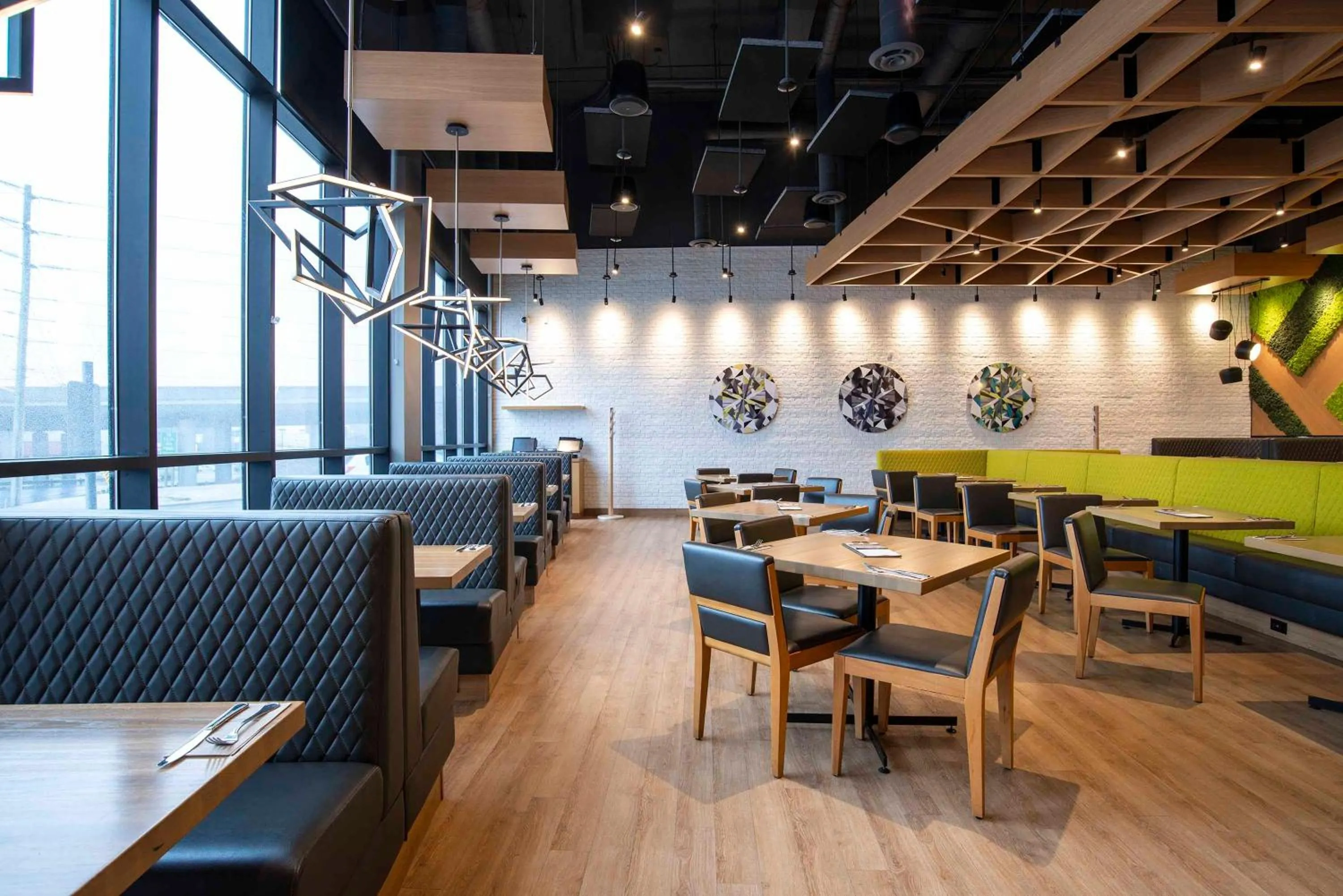 Restaurant/places to eat in Sandman Signature St. John's Hotel