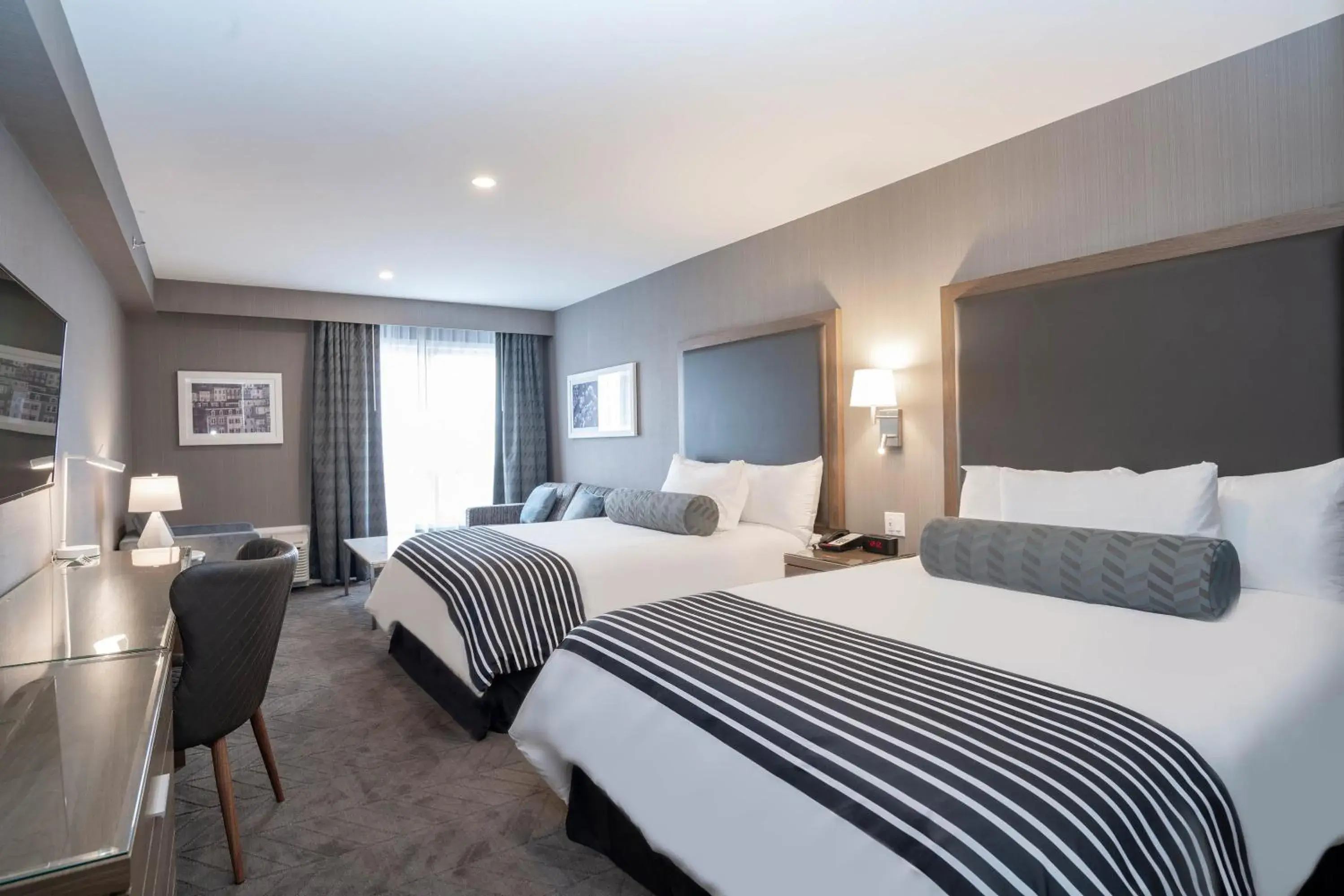 Photo of the whole room, Bed in Sandman Signature St. John's Hotel Photo of the whole room, Bed in Sandman Signature St. John's Hotel