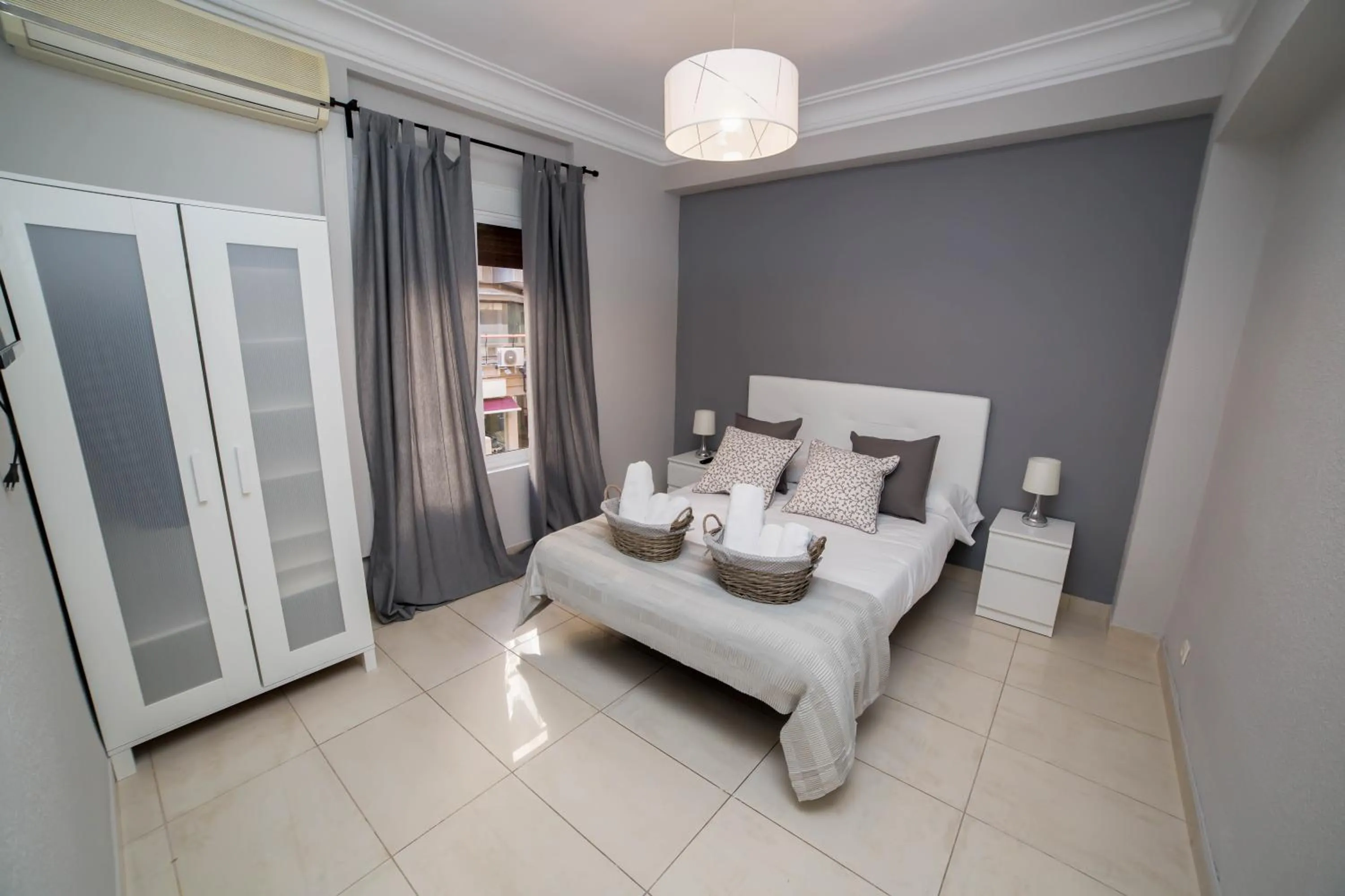 Bed in Old Town Alicante