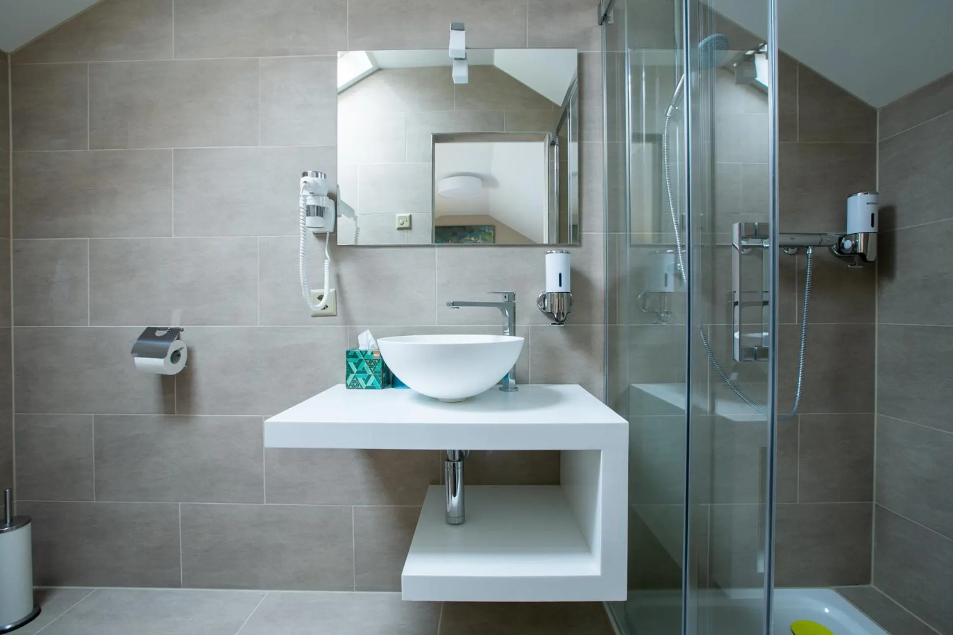 Shower in Auberge des Grands Bois