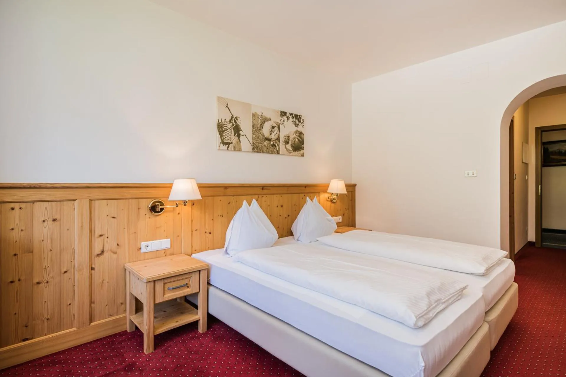 Staff, Bed in Hotel Waldheim