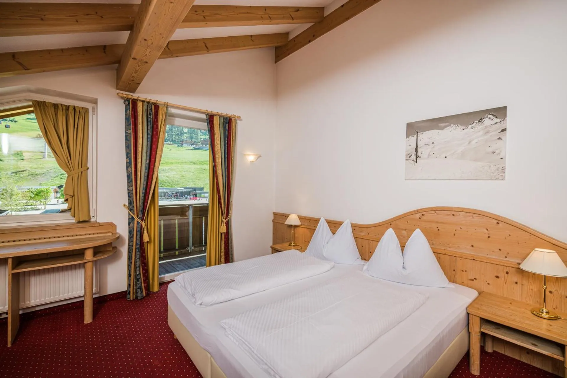 Staff, Bed in Hotel Waldheim