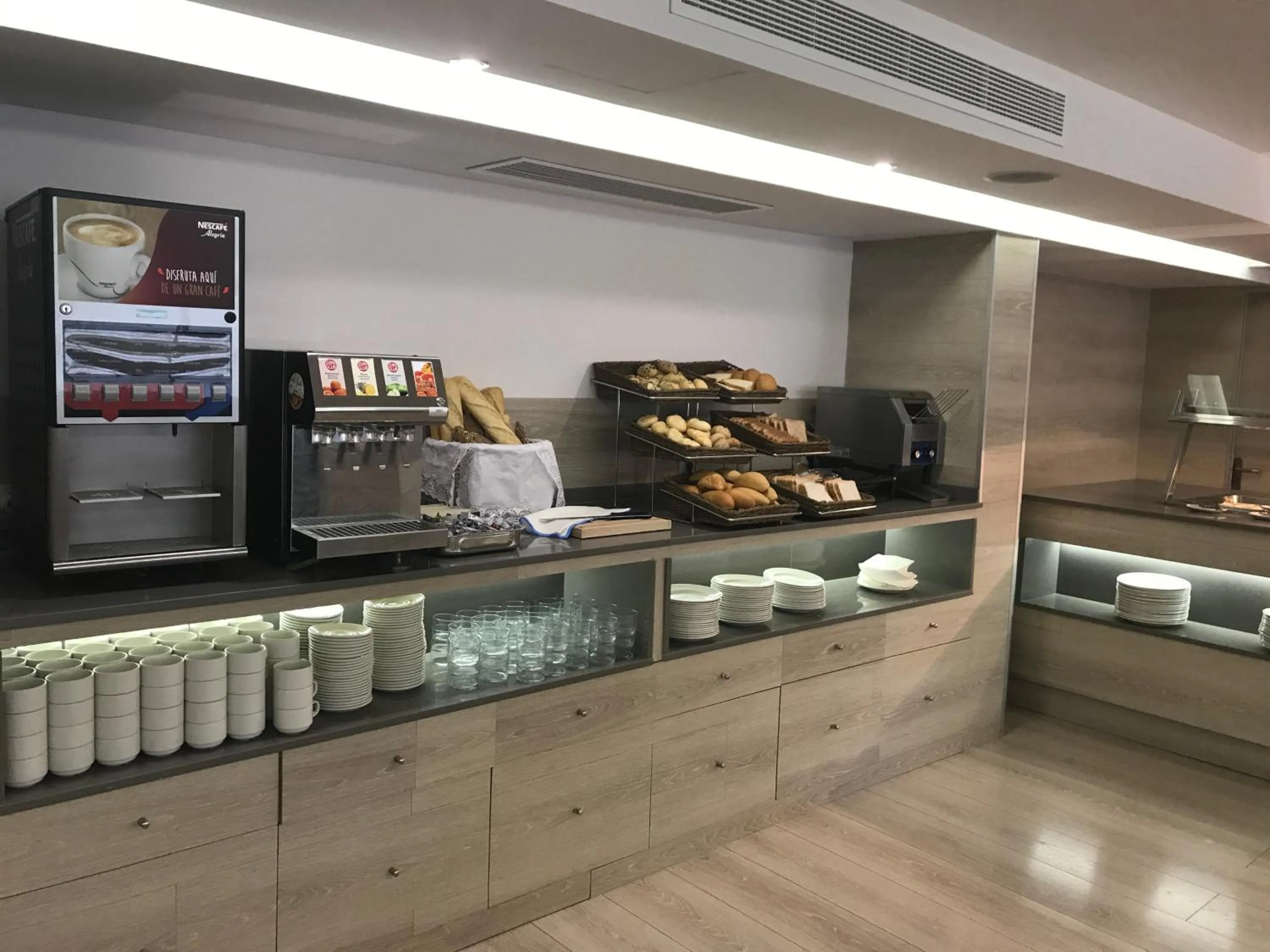 Buffet breakfast in Hotel Gracia