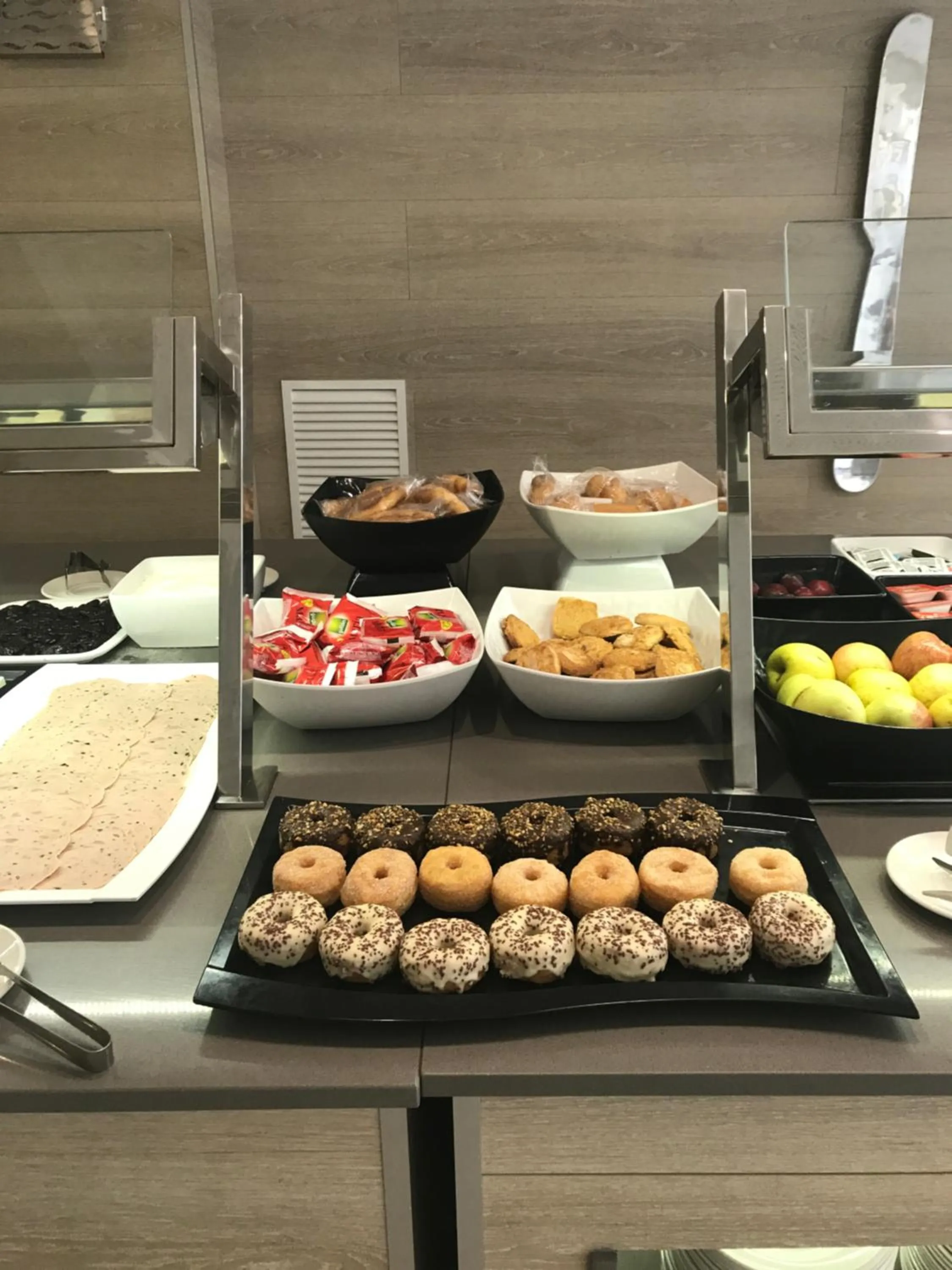 Buffet breakfast in Hotel Gracia