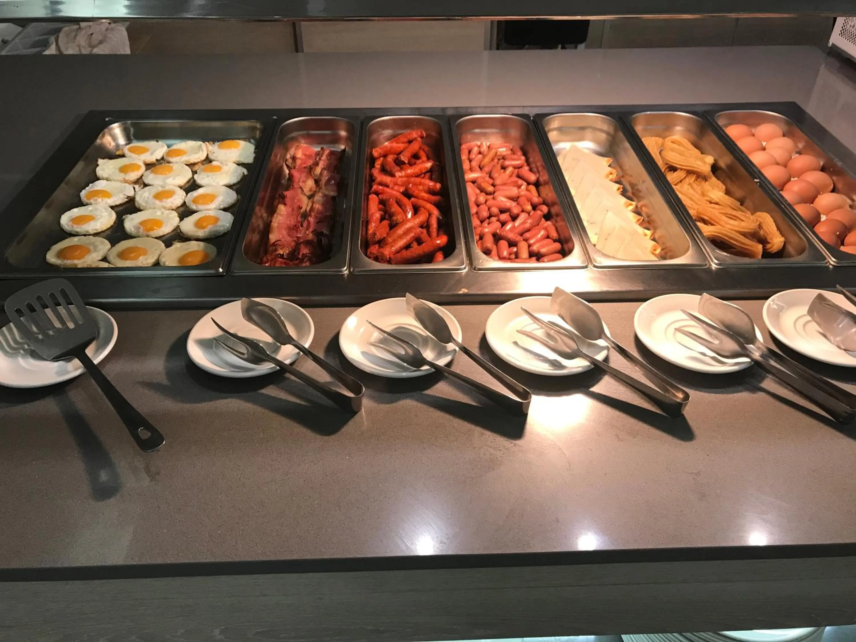 Buffet breakfast in Hotel Gracia