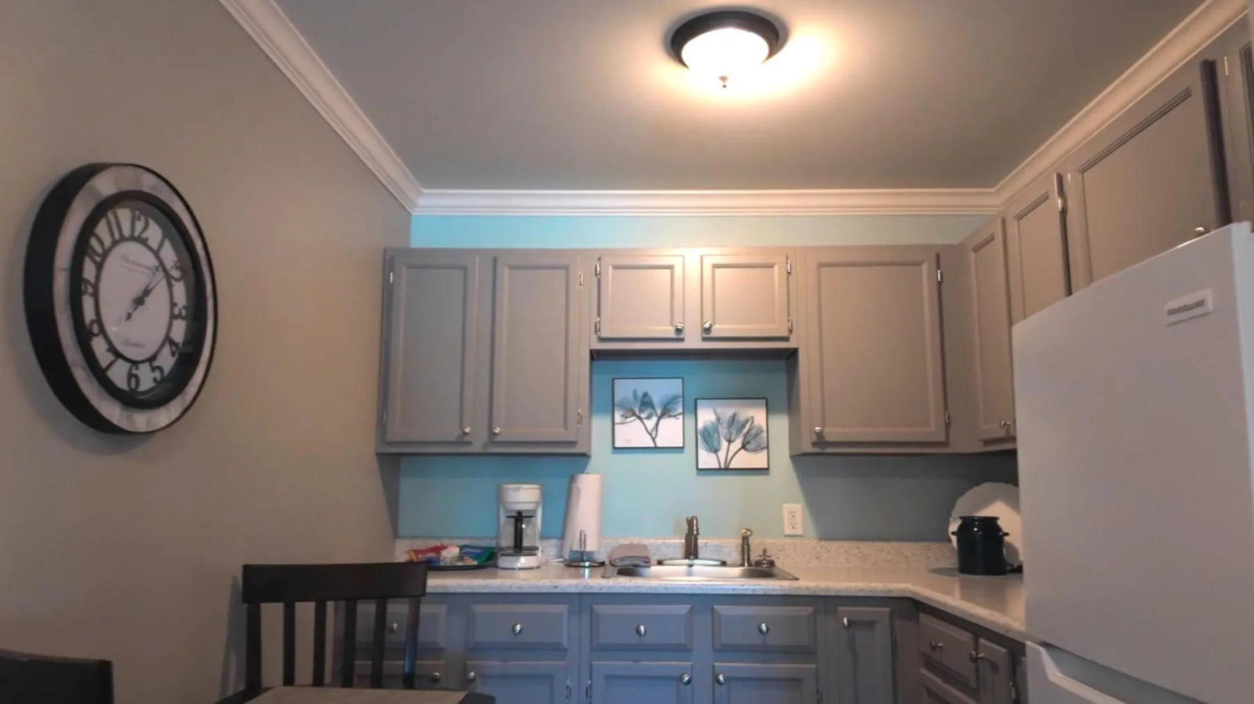 Kitchen or kitchenette in The Continental Hotel