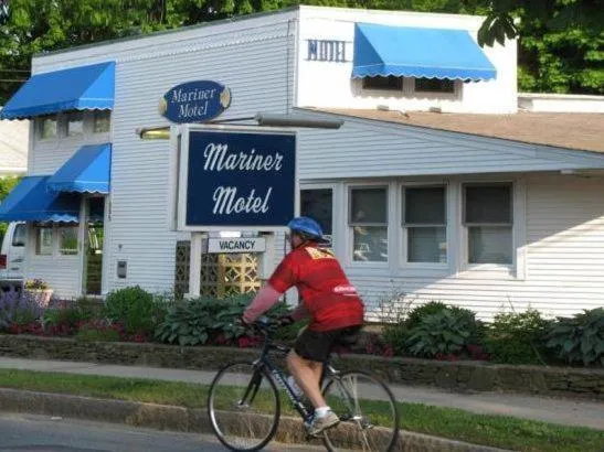 Property building in Mariner Motel