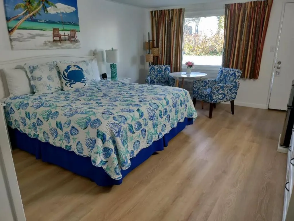 Bedroom, Bed in Mariner Motel