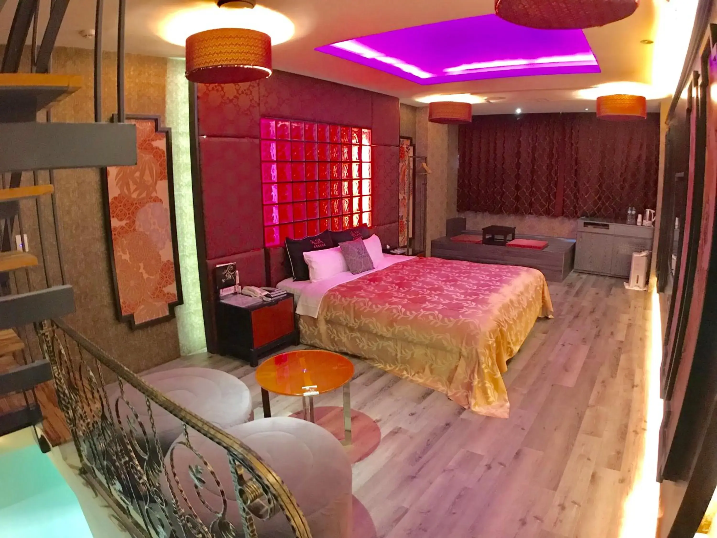 Photo of the whole room, Bed in Fongchih Motel