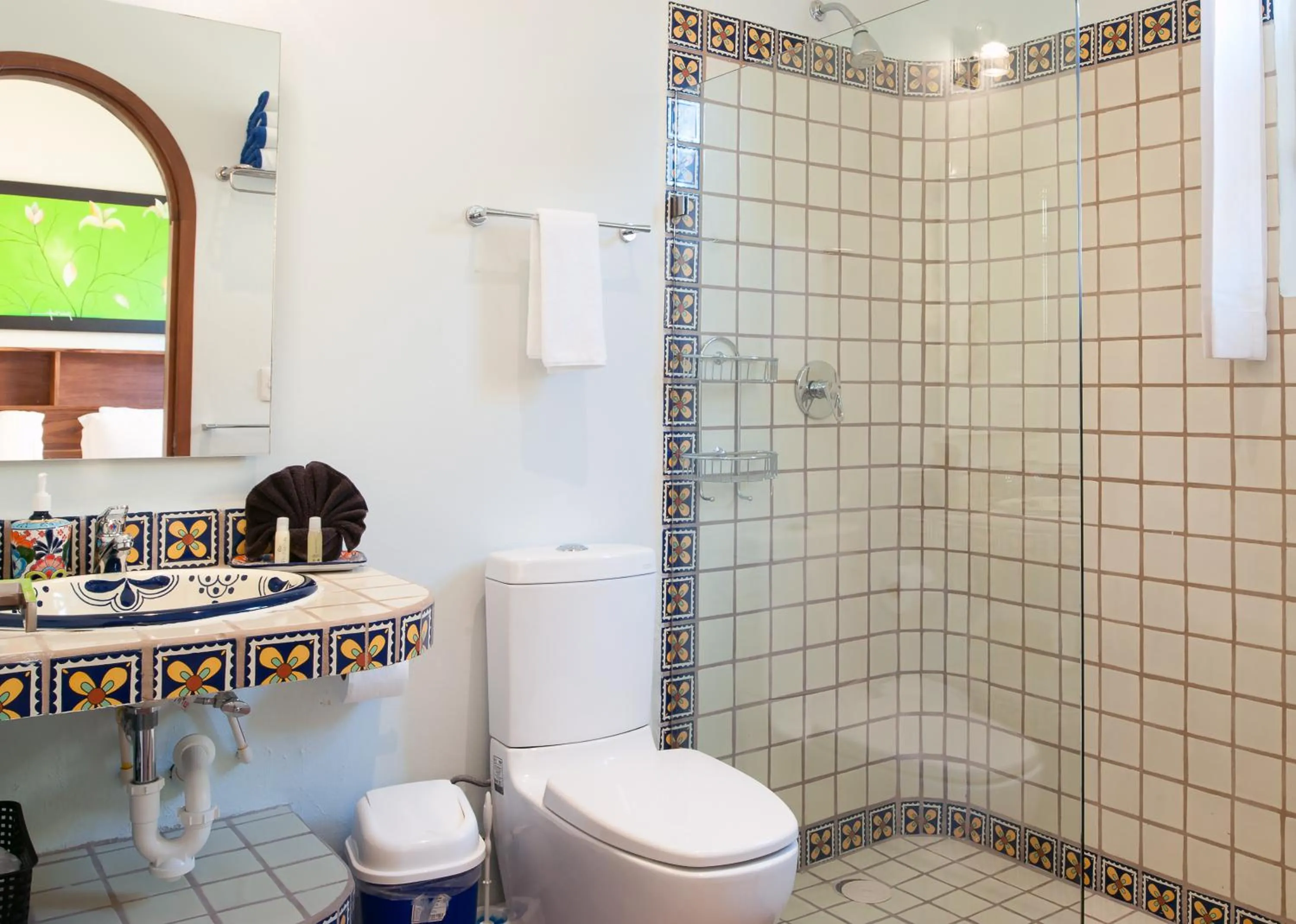 Bathroom in Casa Sonoma - Charming Condos Minutes from Beach & Reef