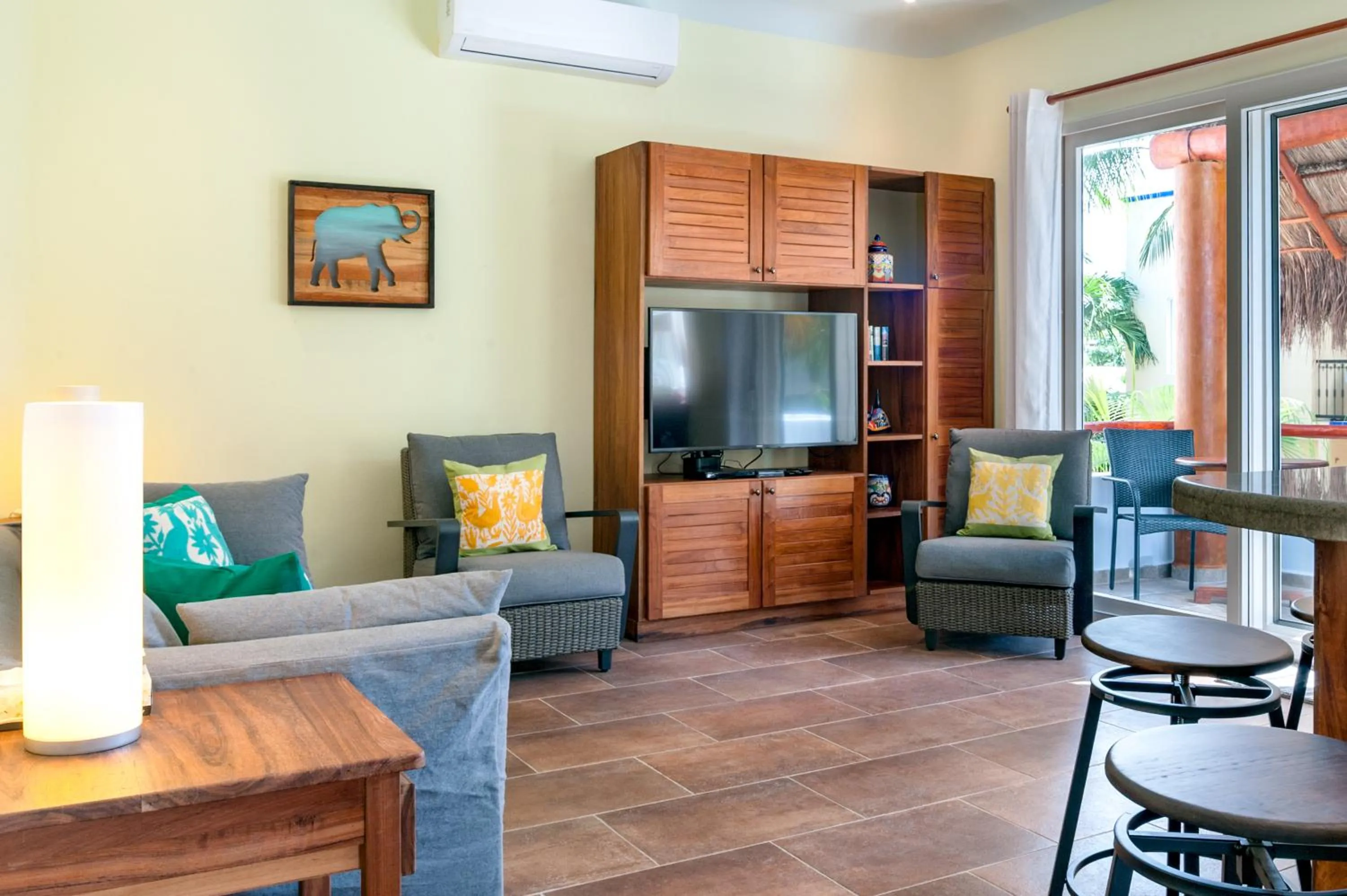 TV and multimedia in Casa Sonoma - Charming Condos Minutes from Beach & Reef