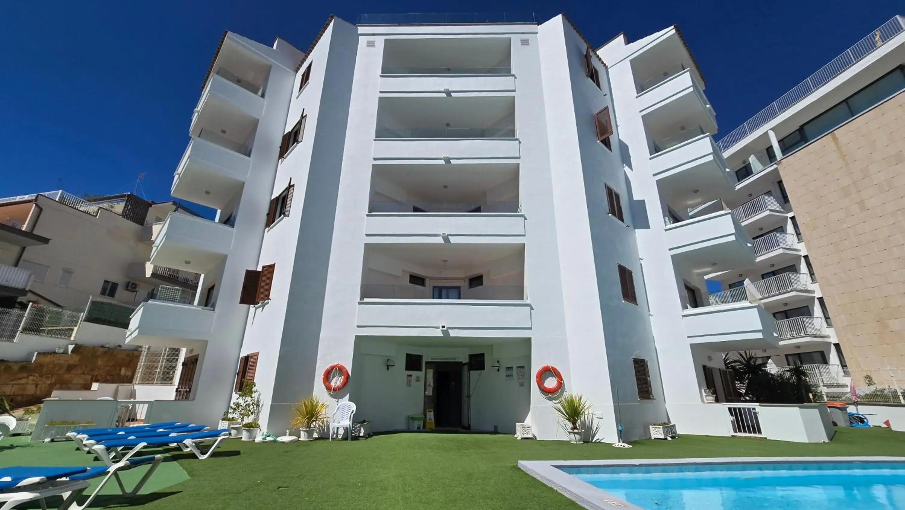 Property building in Marina Palmanova Apartamentos Property building in Marina Palmanova Apartamentos