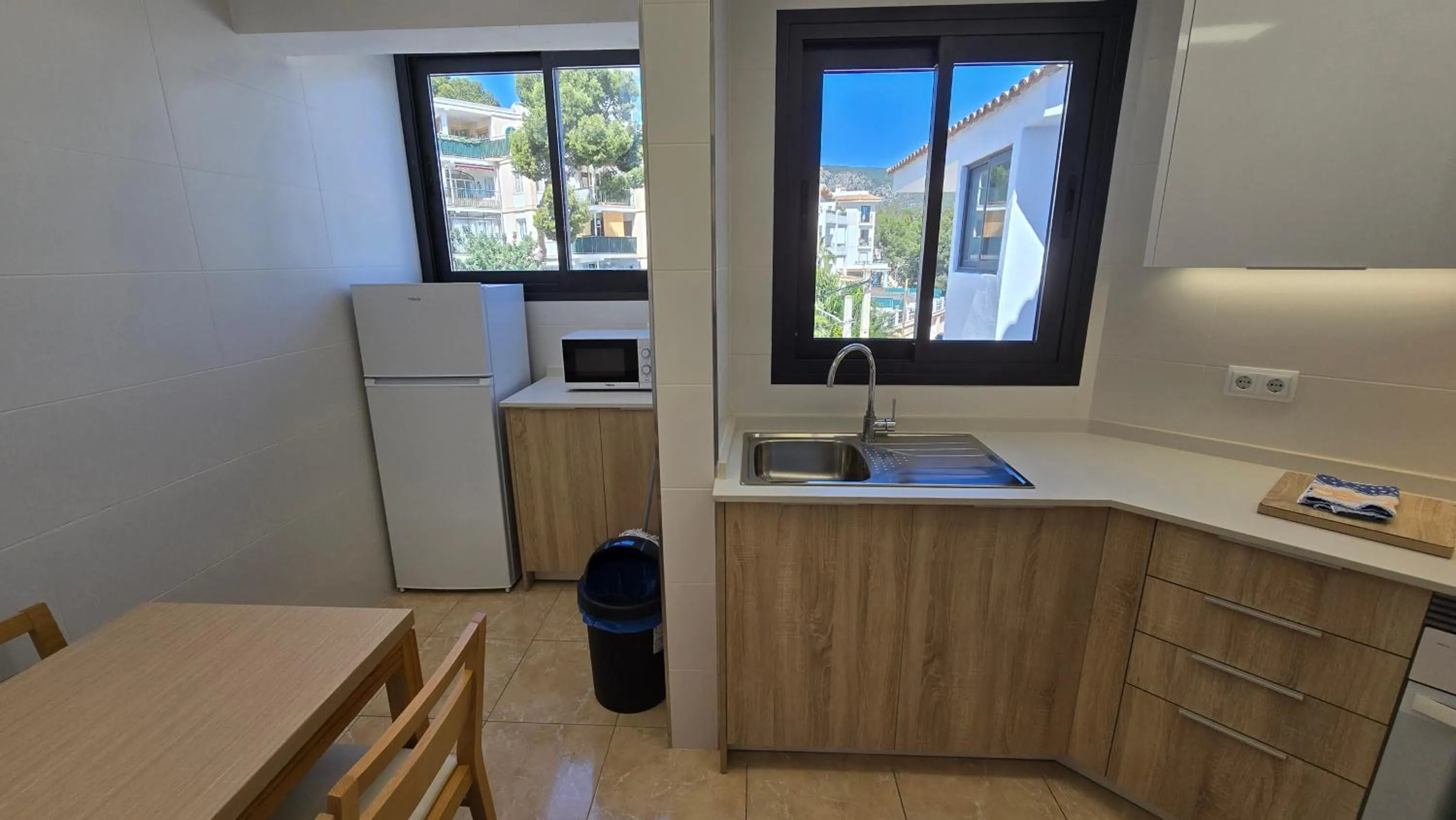 Kitchen or kitchenette in Marina Palmanova Apartamentos