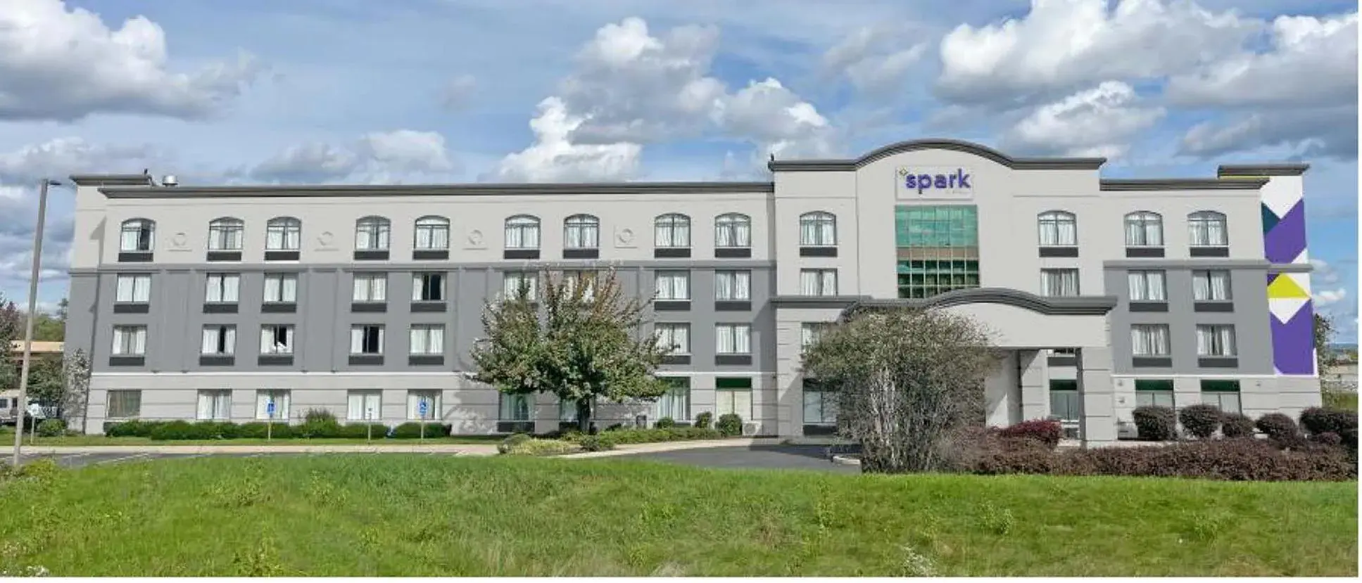 Property building in Spark by Hilton Mechanicsburg Property building in Spark by Hilton Mechanicsburg