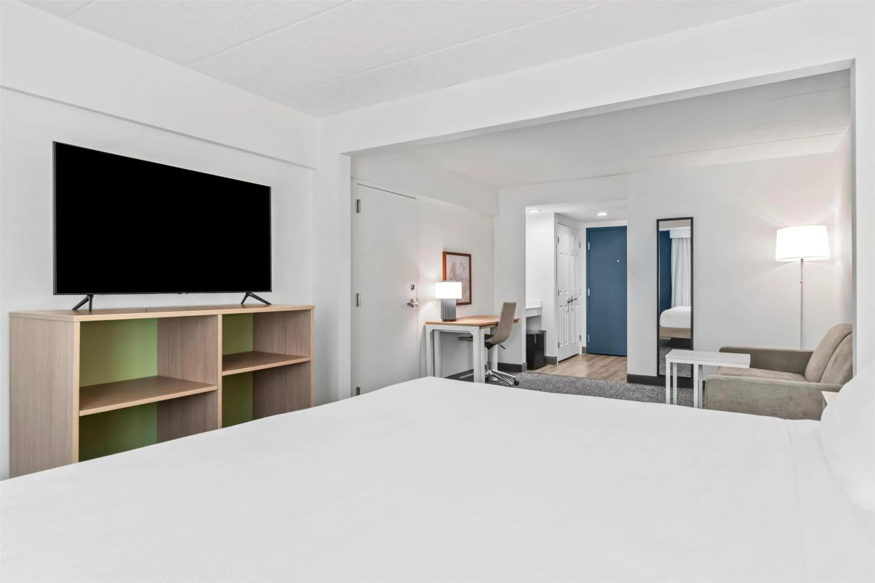 Bed in Spark by Hilton Mechanicsburg