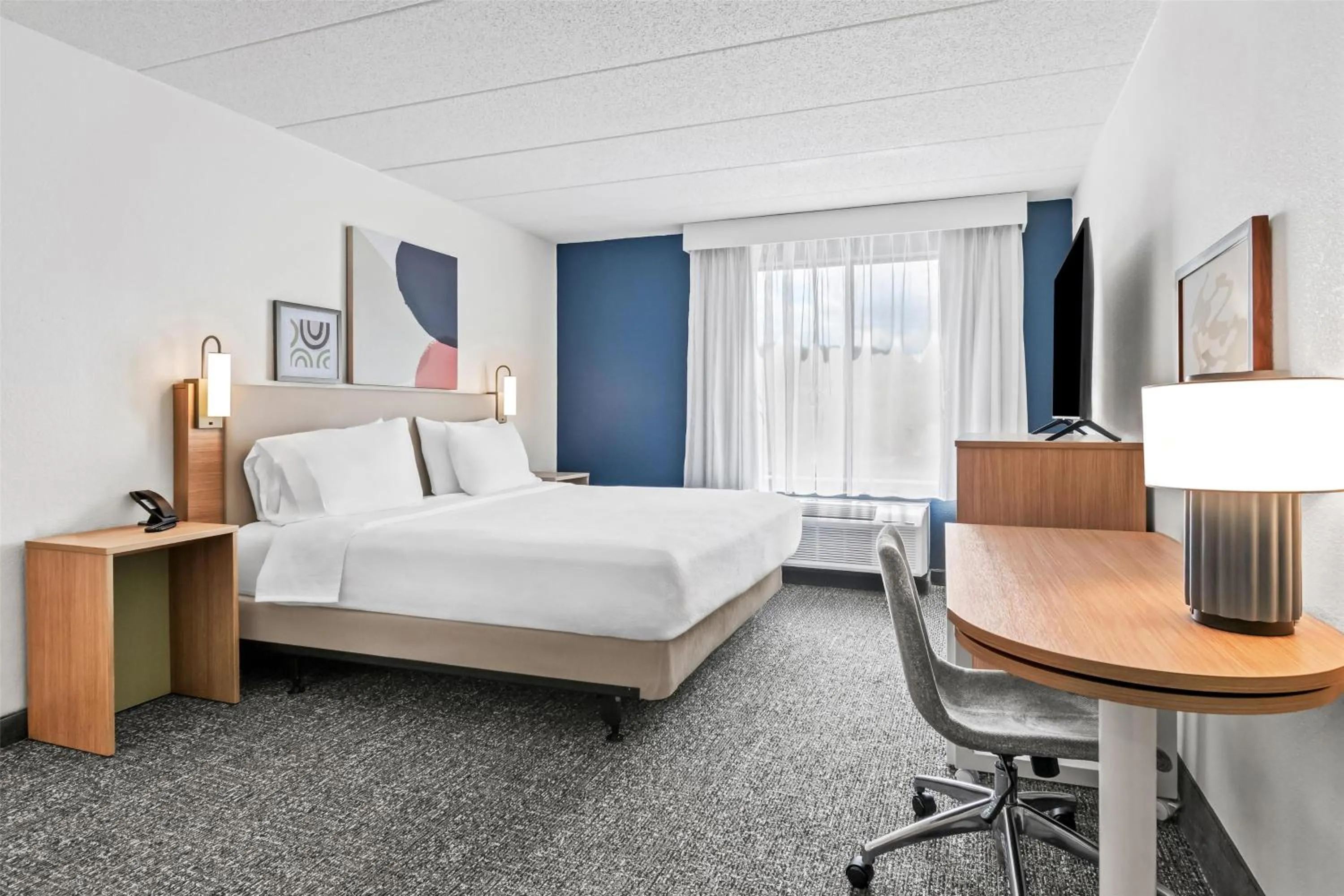 Bed in Spark by Hilton Mechanicsburg