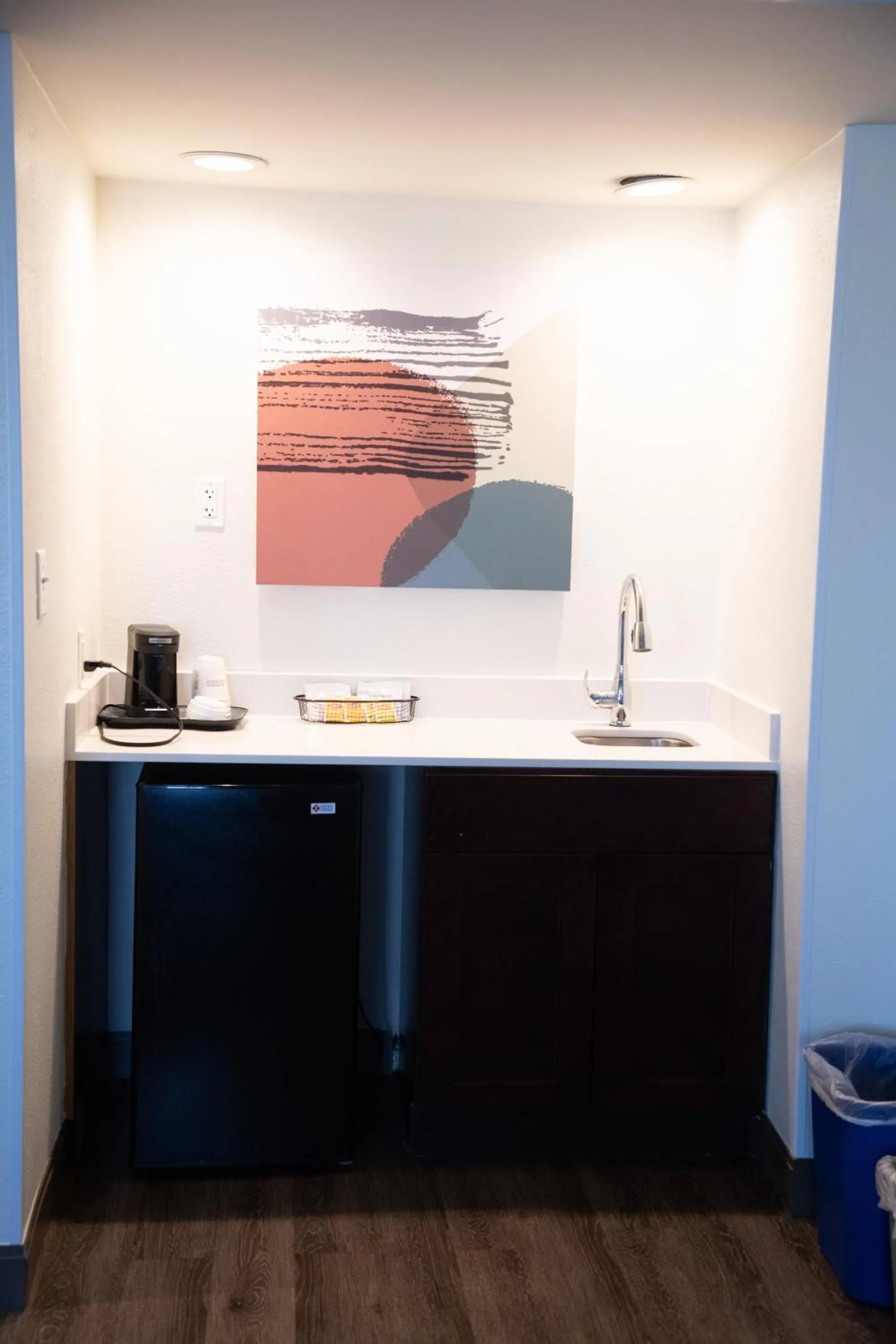 Kitchen or kitchenette in Spark by Hilton Mechanicsburg