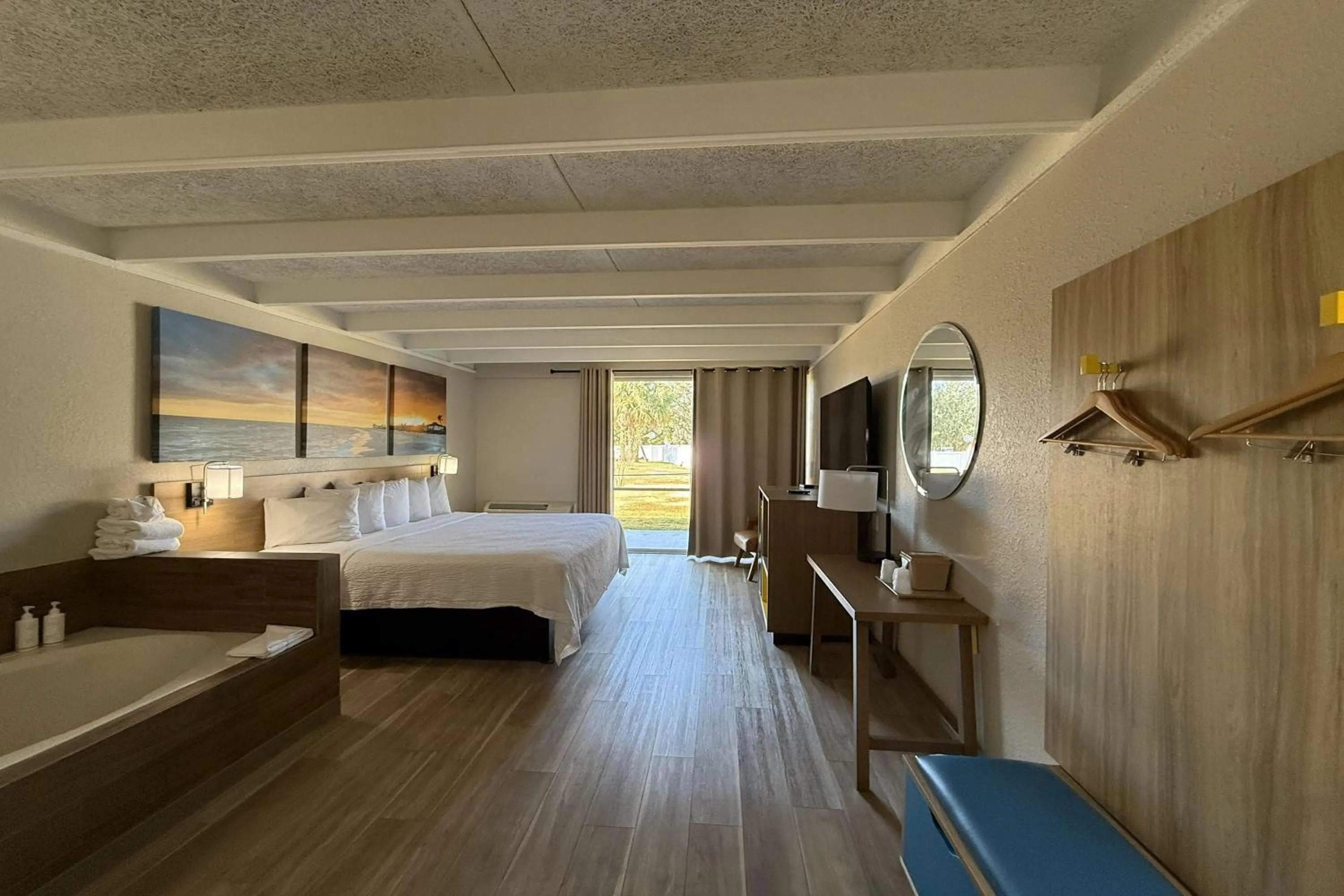 Photo of the whole room, Bed in Days Inn by Wyndham Ocala North