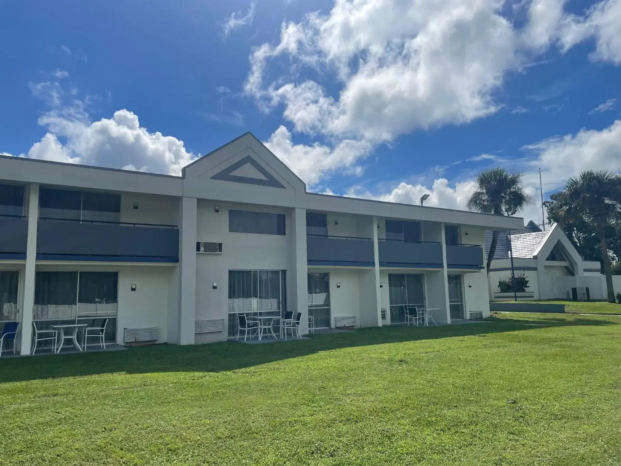 Property building in Days Inn by Wyndham Ocala North Property building in Days Inn by Wyndham Ocala North