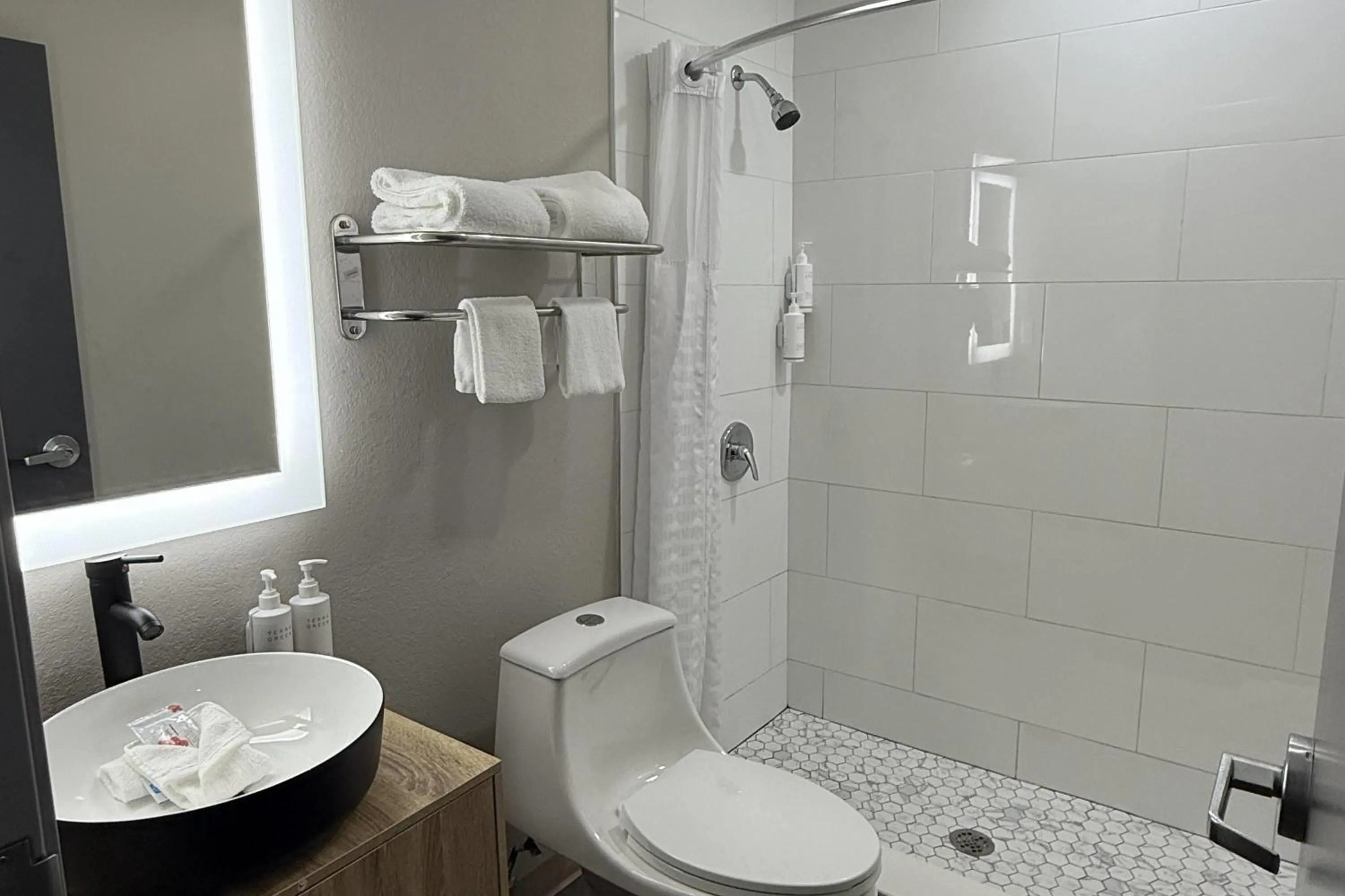 Bathroom in Days Inn by Wyndham Ocala North