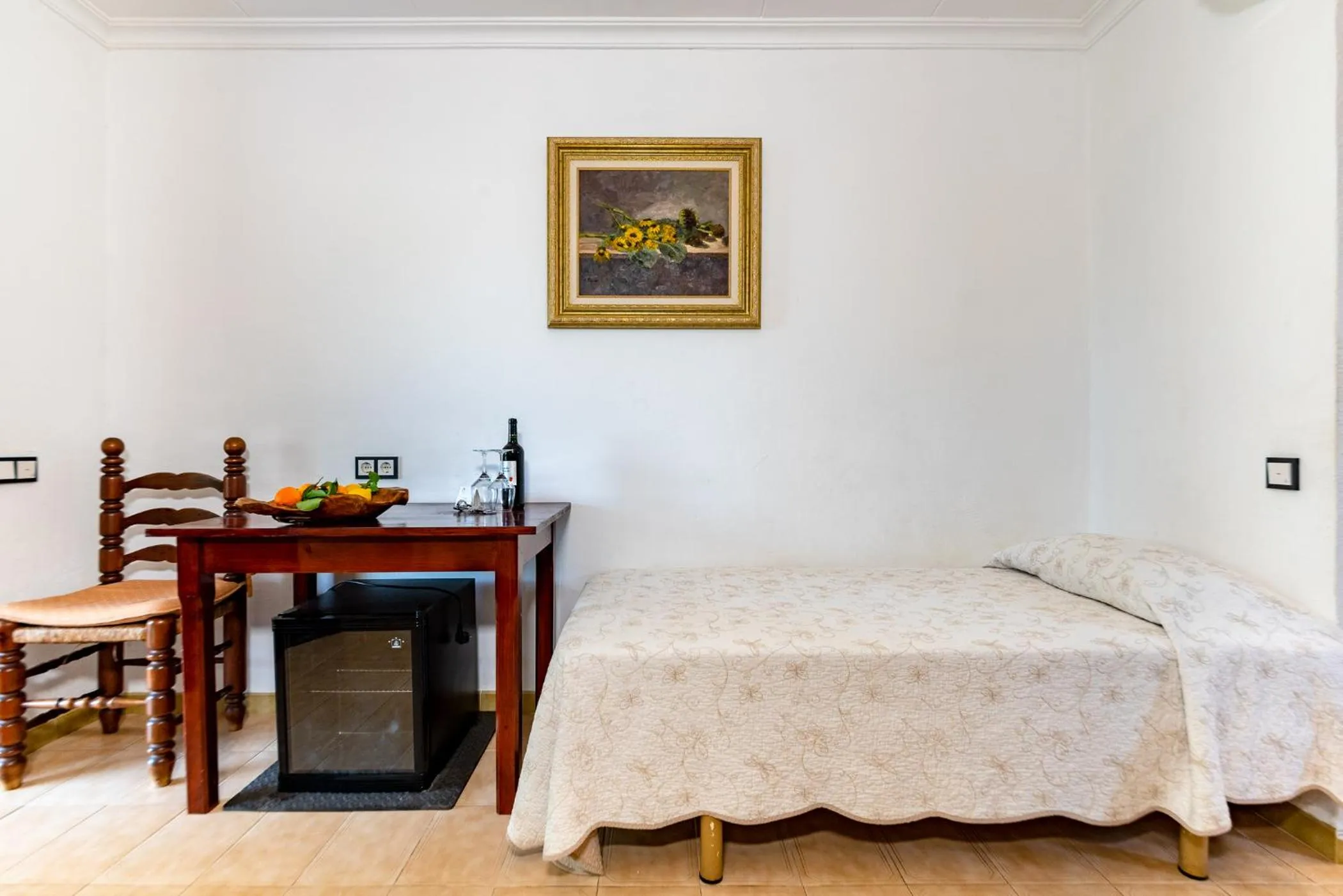 Photo of the whole room, Bed in Finca Hotel Rural Predio Son Serra