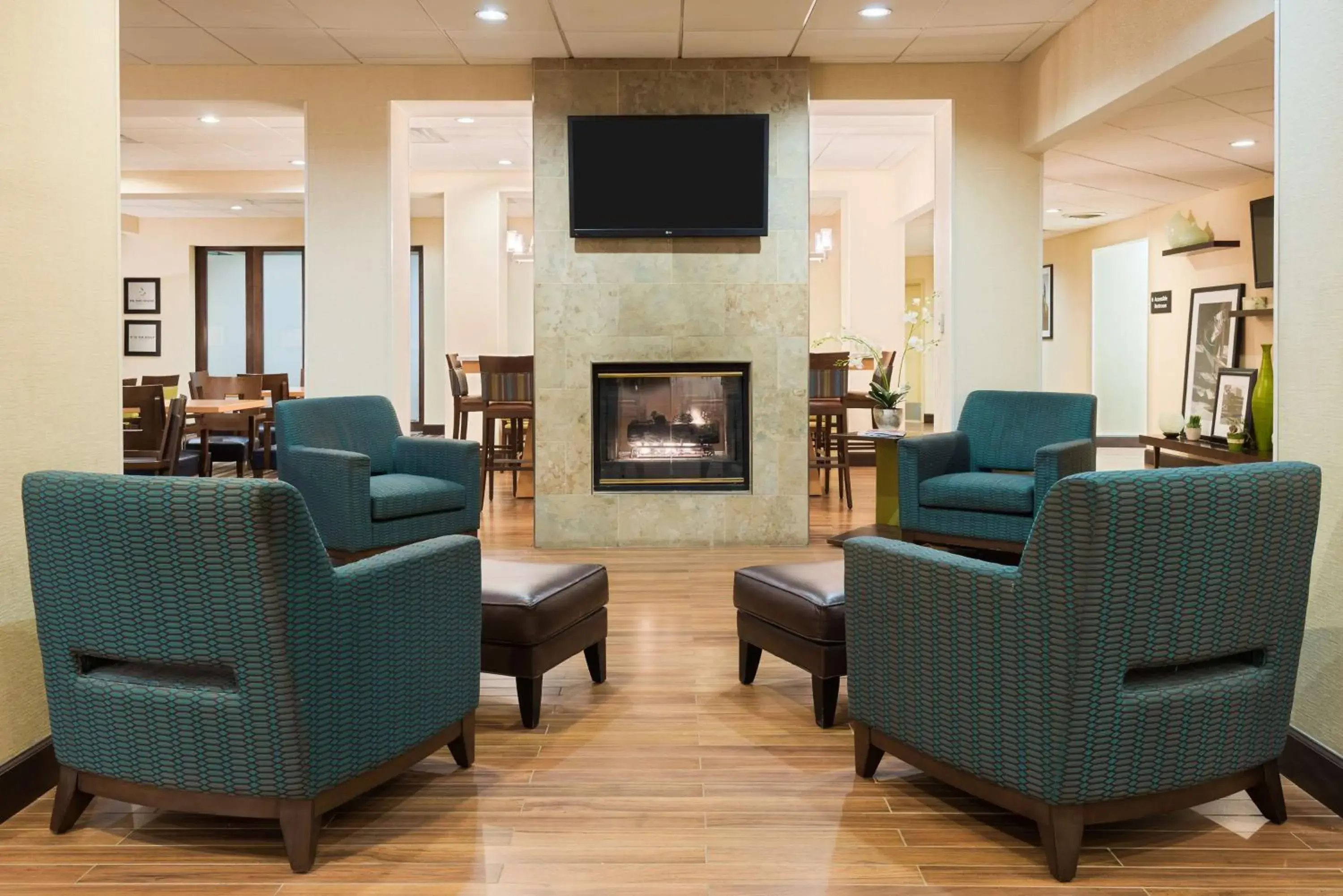 Lobby or reception in Hampton Inn White Plains/Tarrytown Lobby or reception in Hampton Inn White Plains/Tarrytown
