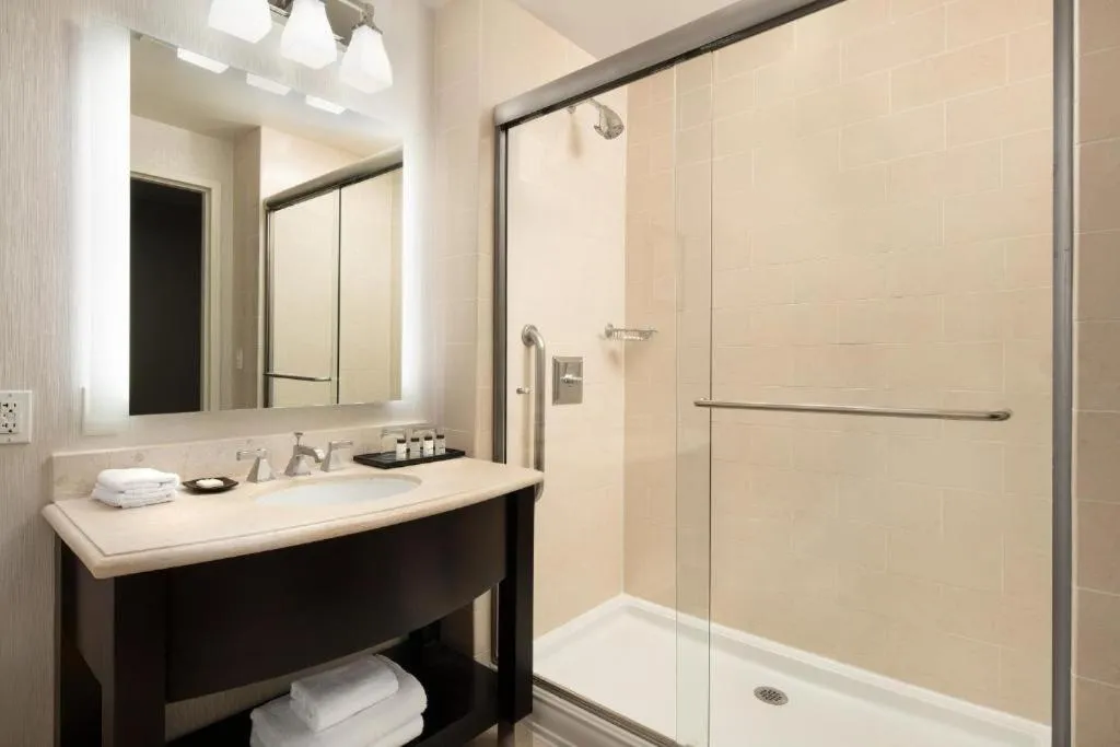 Bathroom in Sheraton Garden Grove-Anaheim South