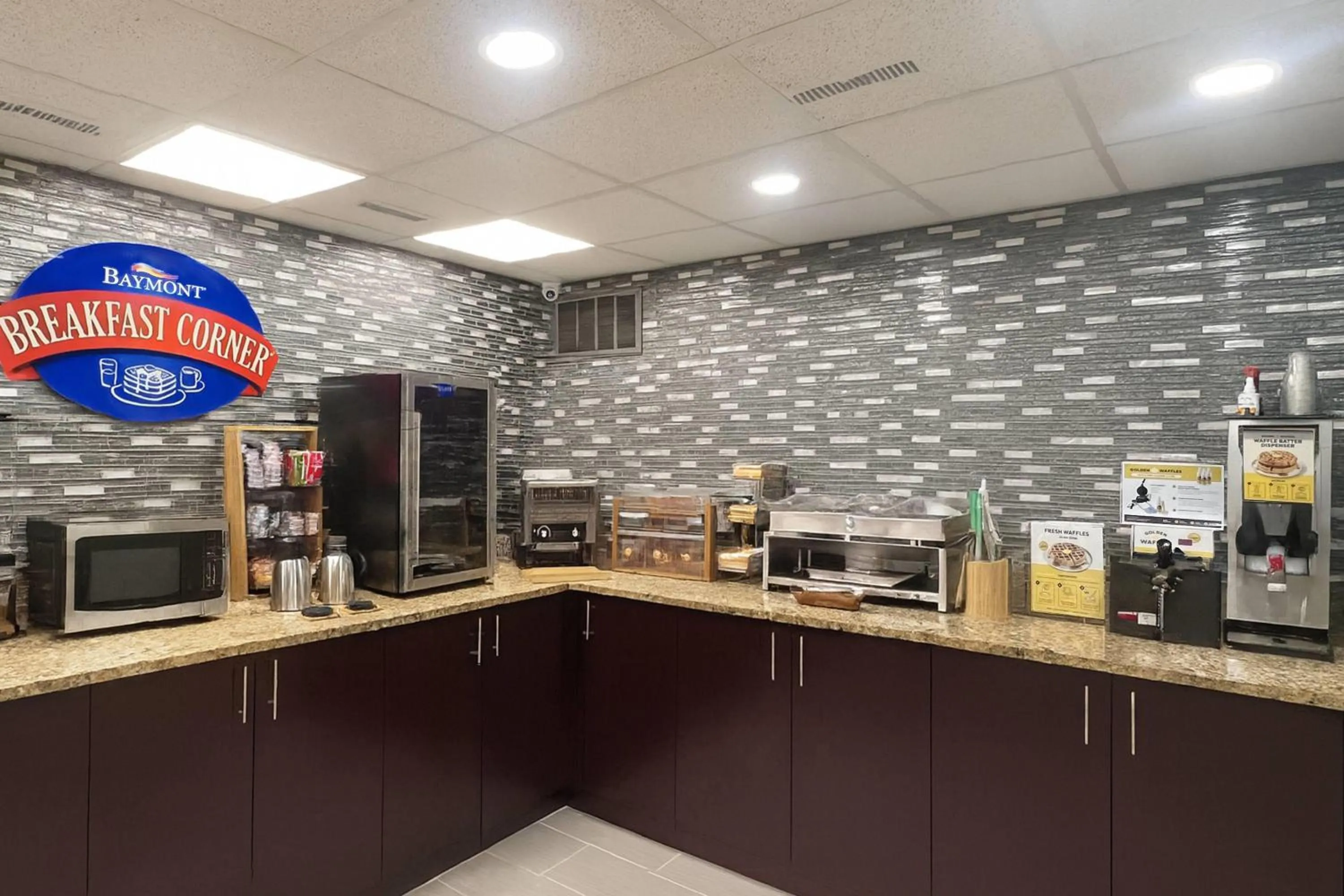 Restaurant/places to eat in Baymont by Wyndham Fayetteville