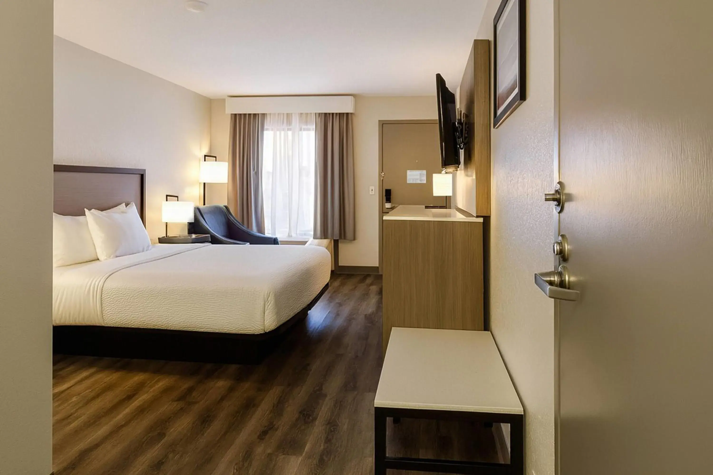 Queen Room with Roll-in Shower - Mobility Accessible/Non-Smoking in Baymont by Wyndham Fayetteville Queen Room with Roll-in Shower - Mobility Accessible/Non-Smoking in Baymont by Wyndham Fayetteville