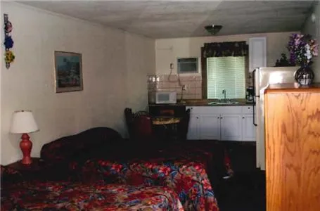 Queen Suite - Non-Smoking in Havasu Inn & Suites