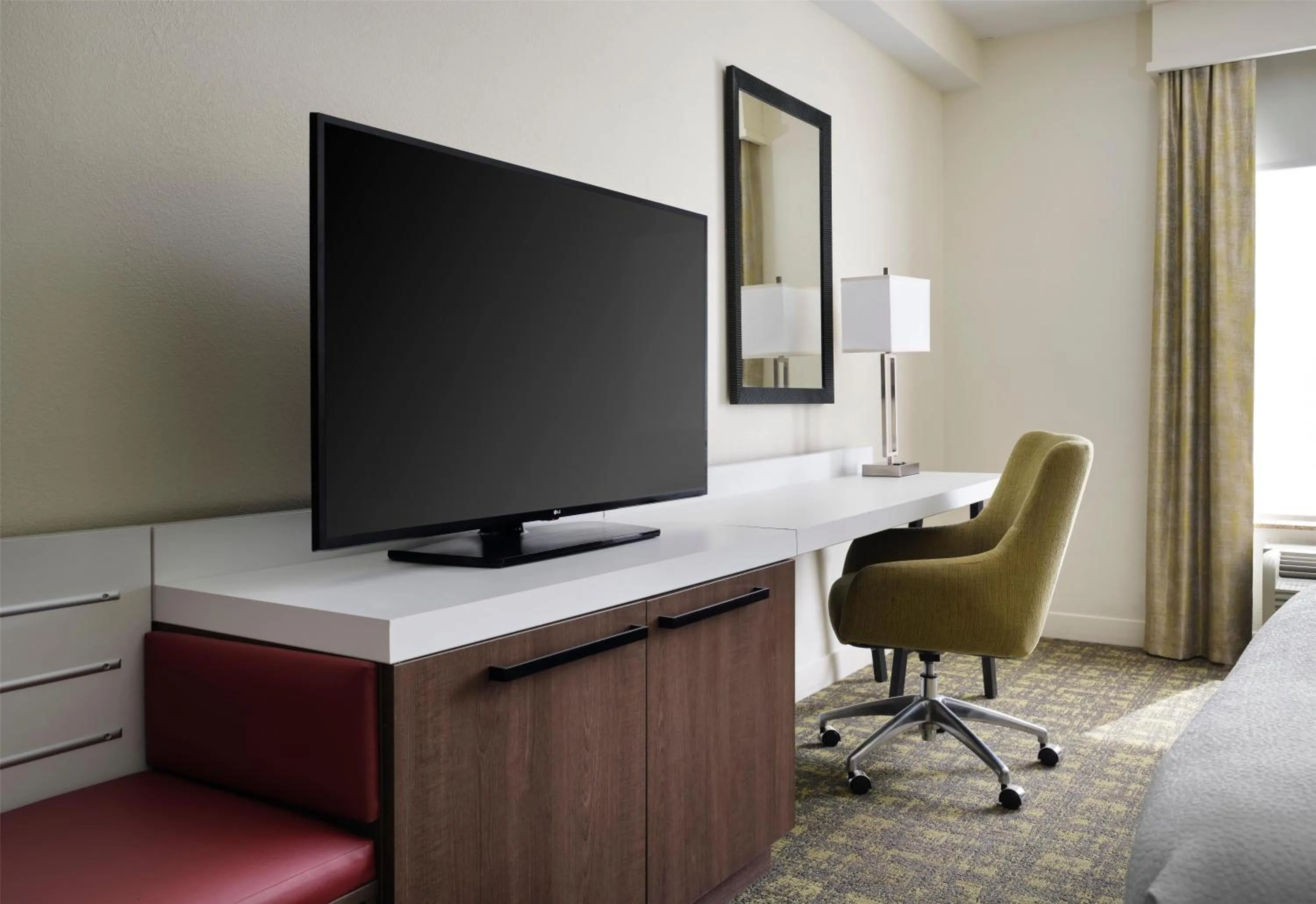 Bedroom in Hilton Garden Inn Meridian