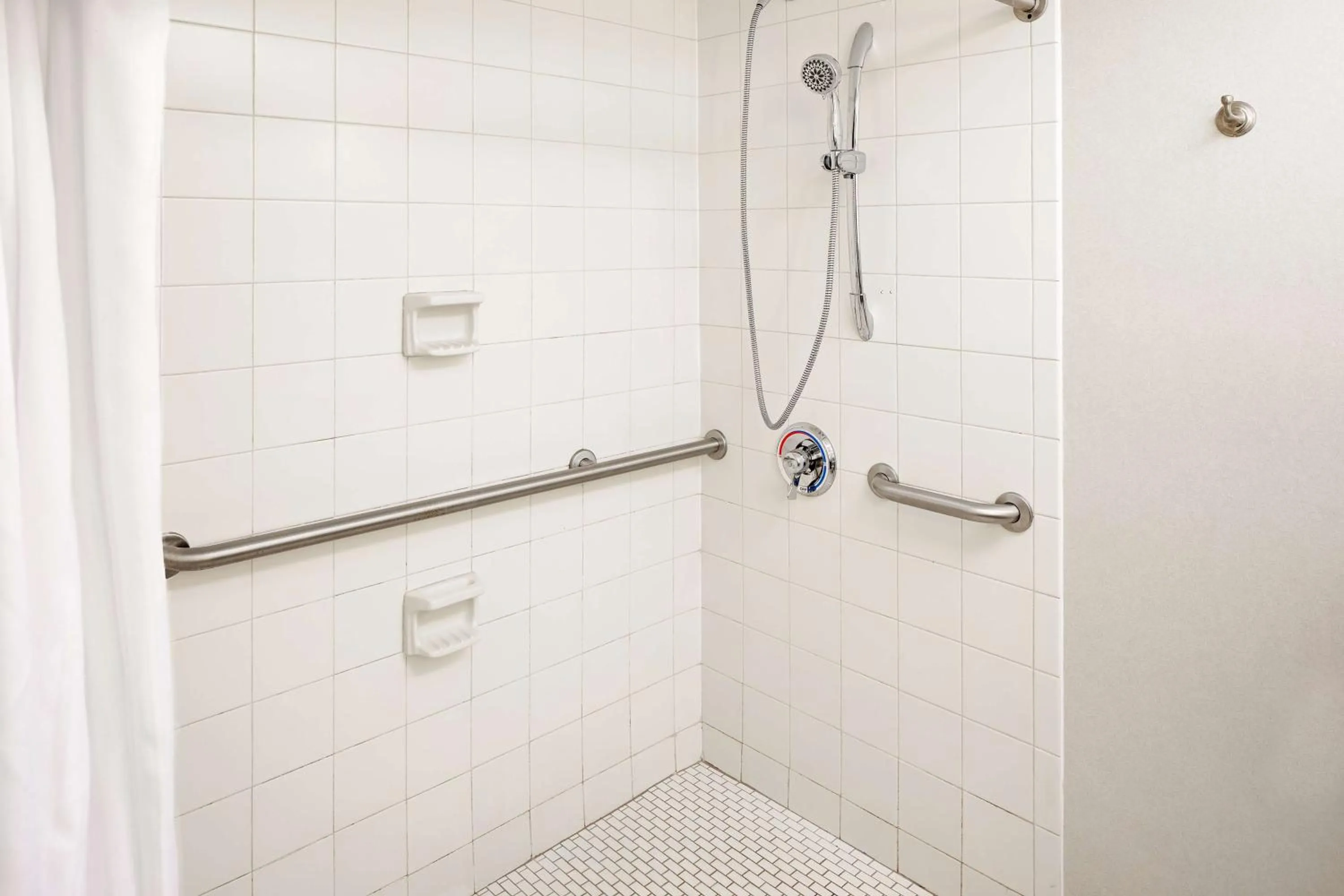 Bathroom in Homewood Suites by Hilton Raleigh/Cary