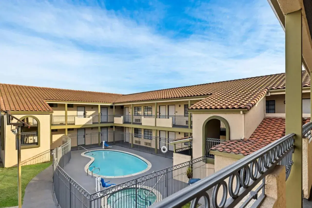 Pool view in Rodeway Inn Santa Ana - Garden Grove Pool view in Rodeway Inn Santa Ana - Garden Grove
