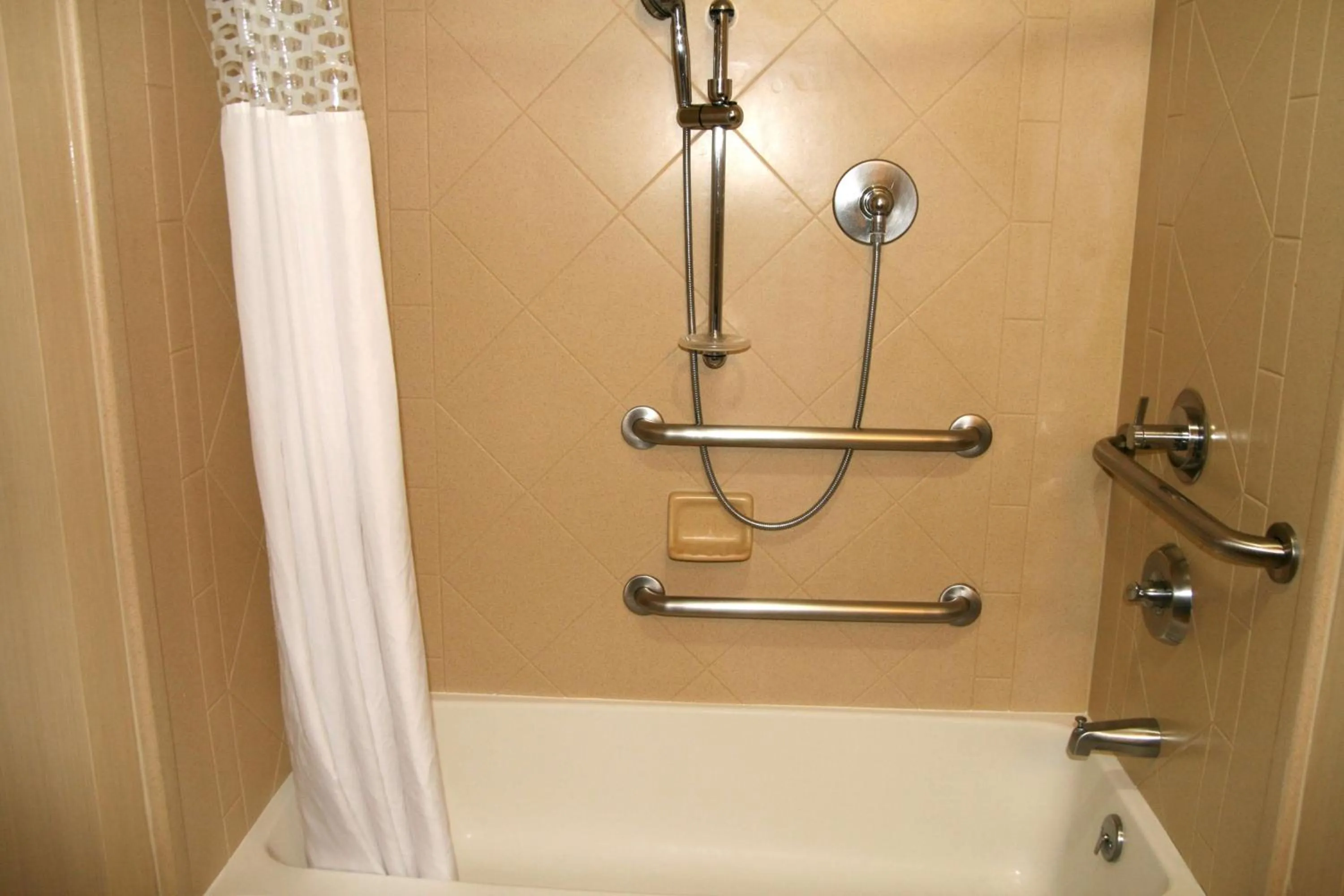 Bed in Hampton Inn & Suites Liberal