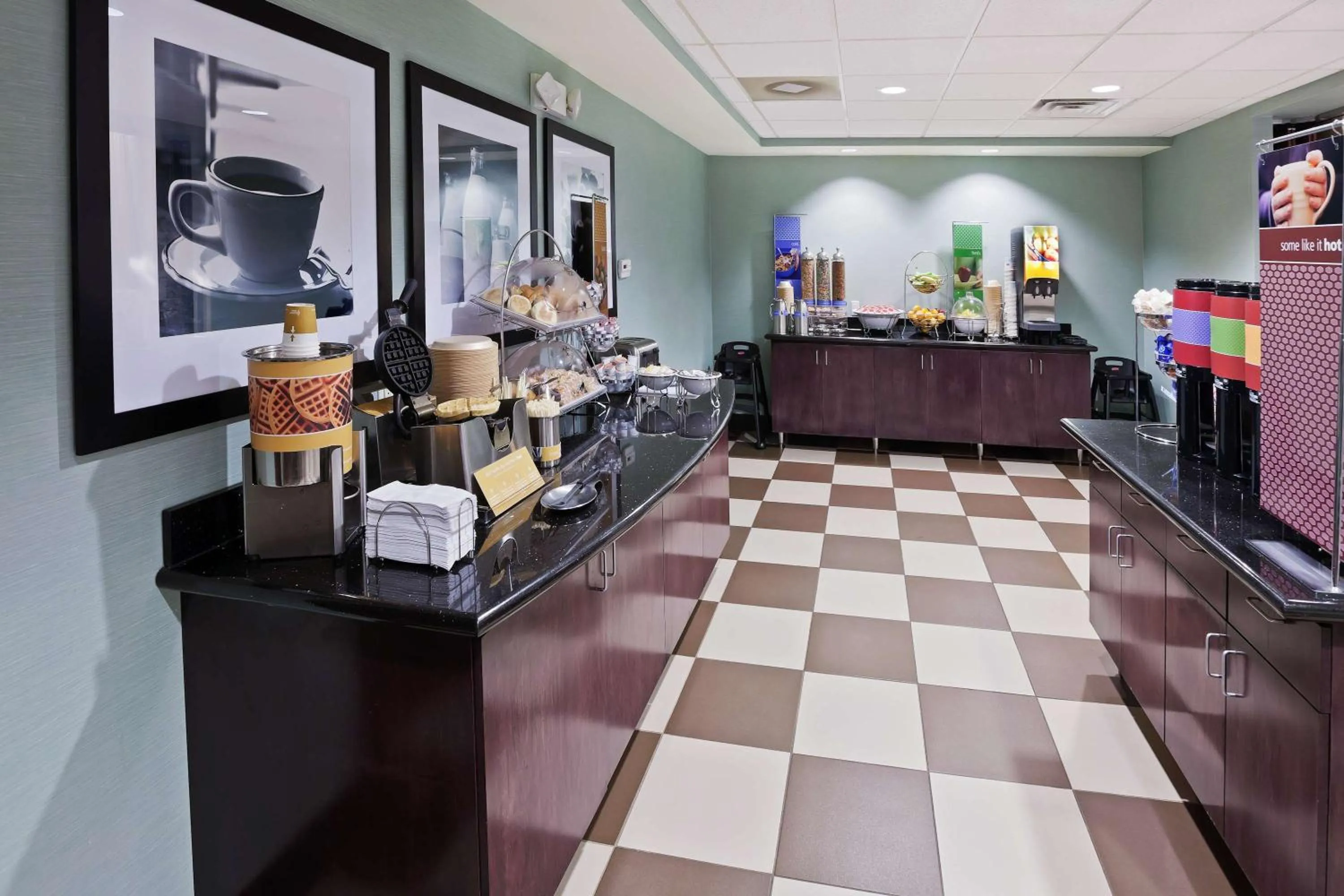 Dining area in Hampton Inn & Suites Liberal