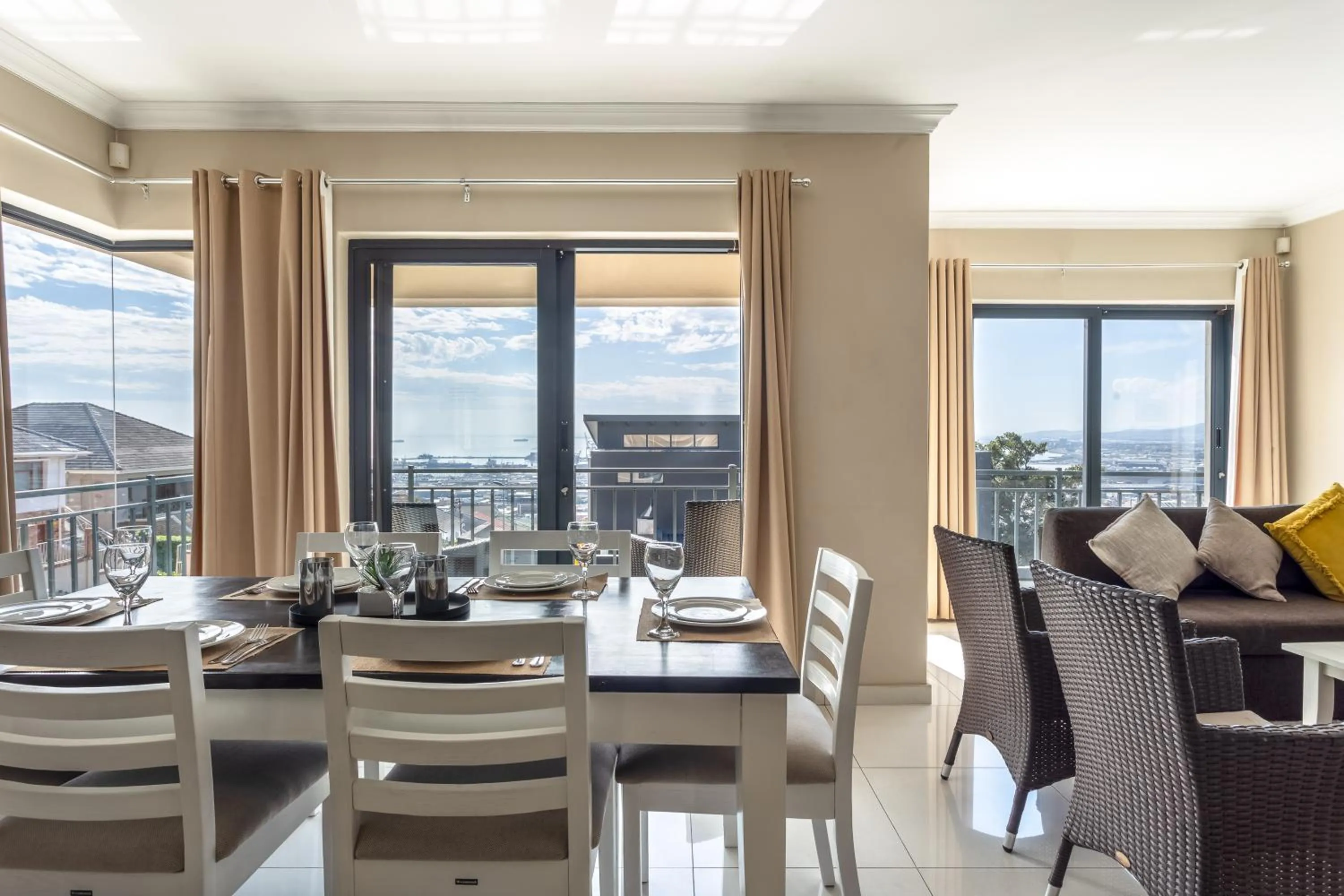 Dining area in STAR APARTMENTS
