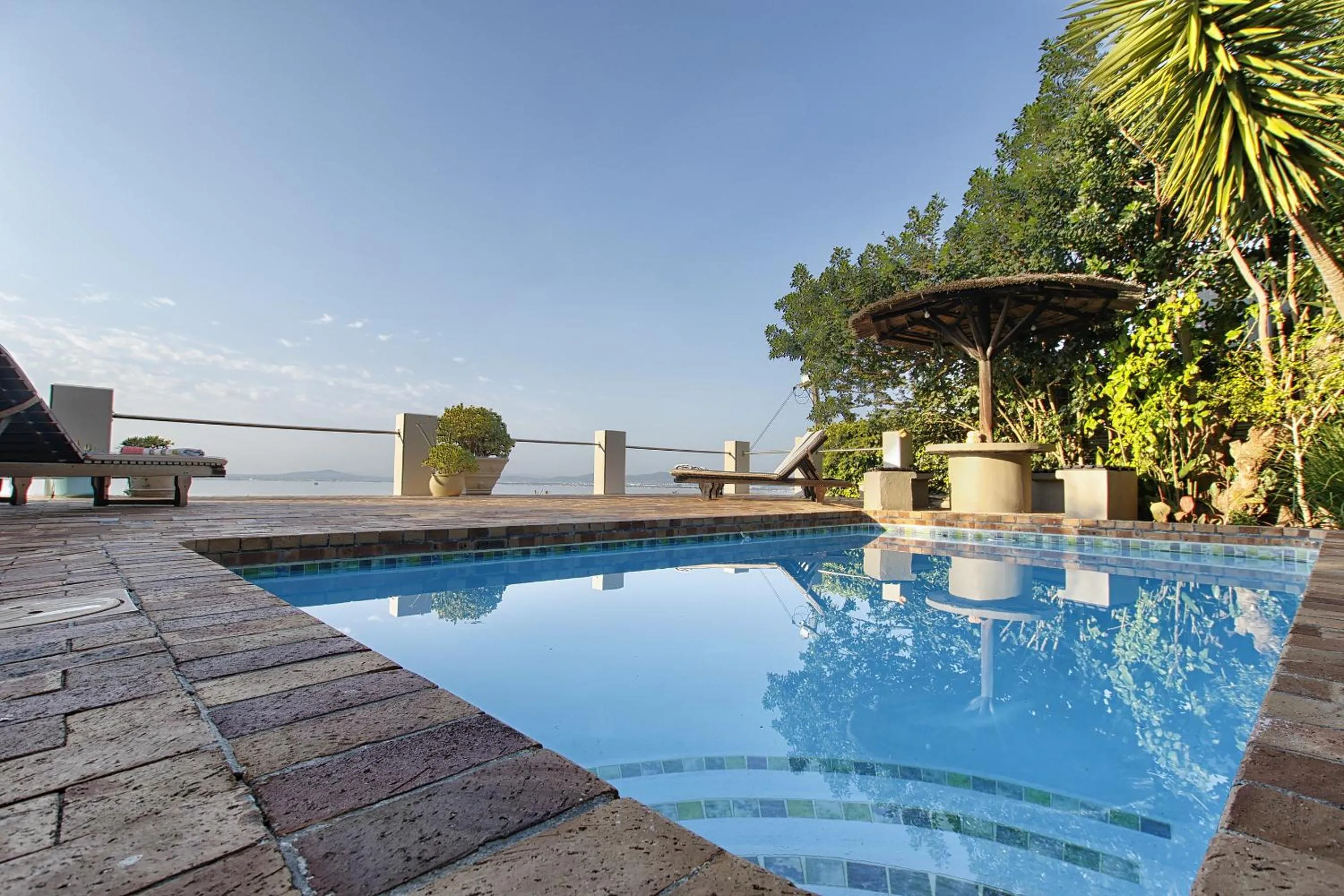 Bluegum Hill Guesthouse & Apartments